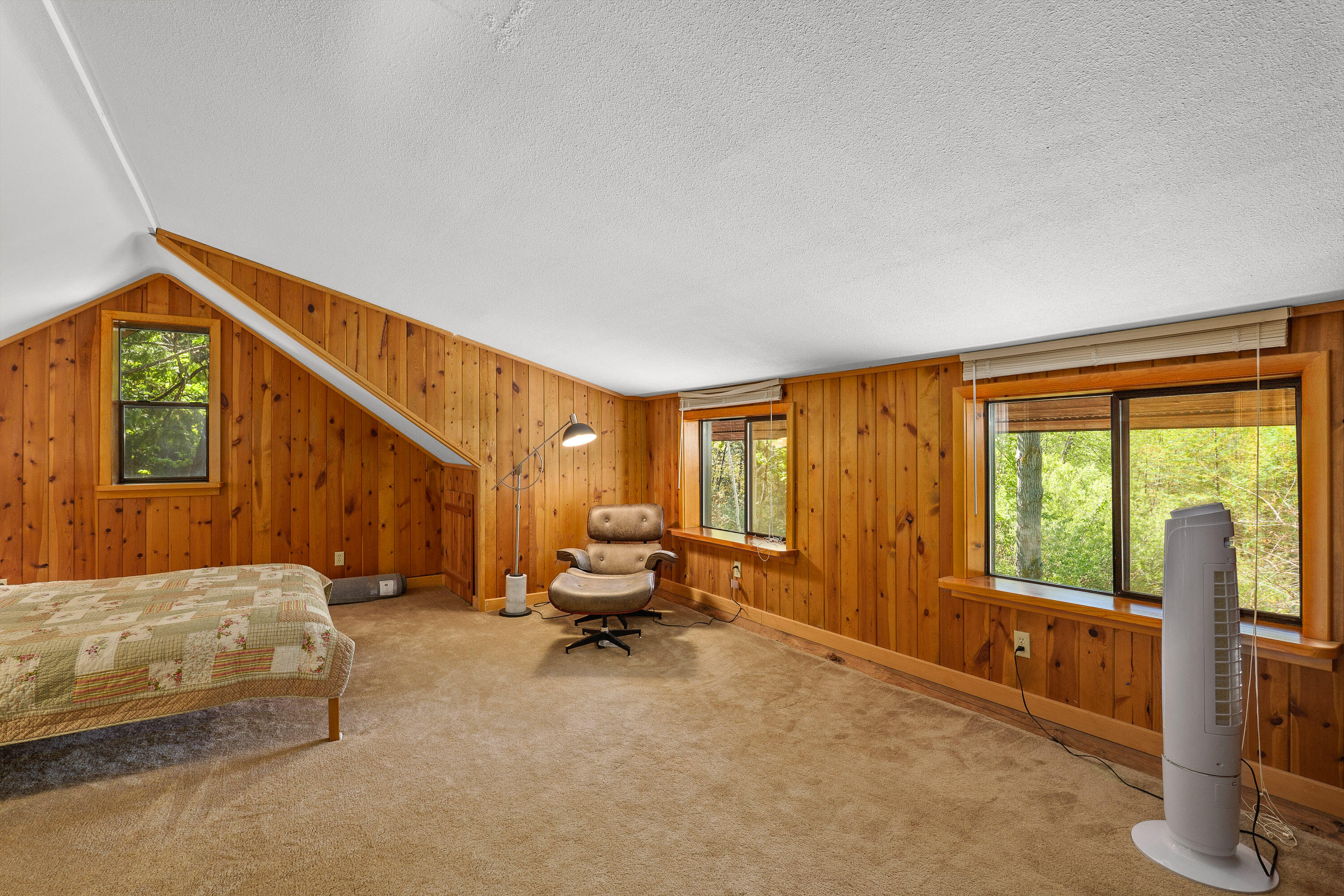 Selma, Oregon, 97538, United States, 5 Bedrooms Bedrooms, ,5 BathroomsBathrooms,Residential,Active,1902945
