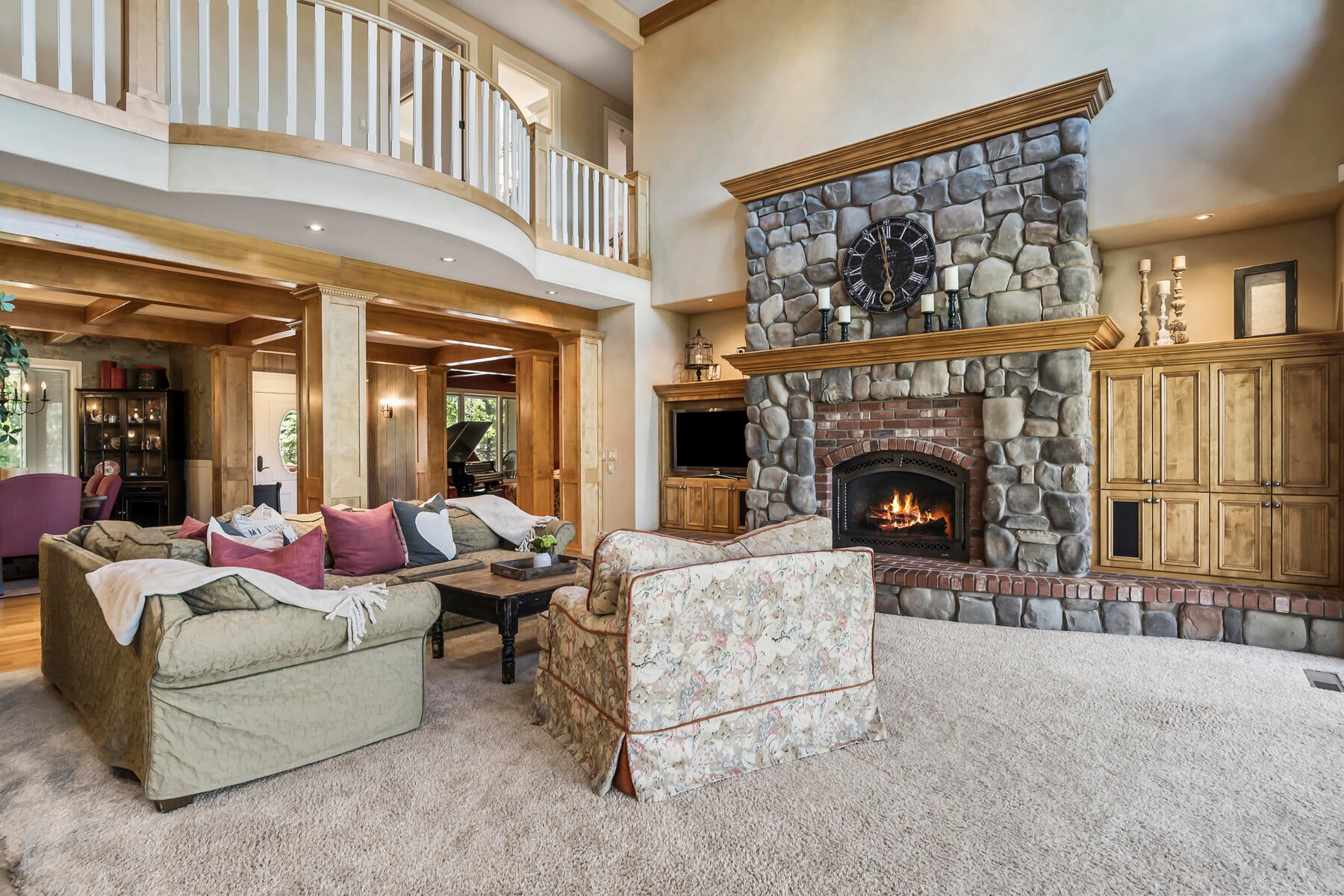 Bend, Oregon, 97702, United States, ,6 BathroomsBathrooms,Residential,Active,1726978