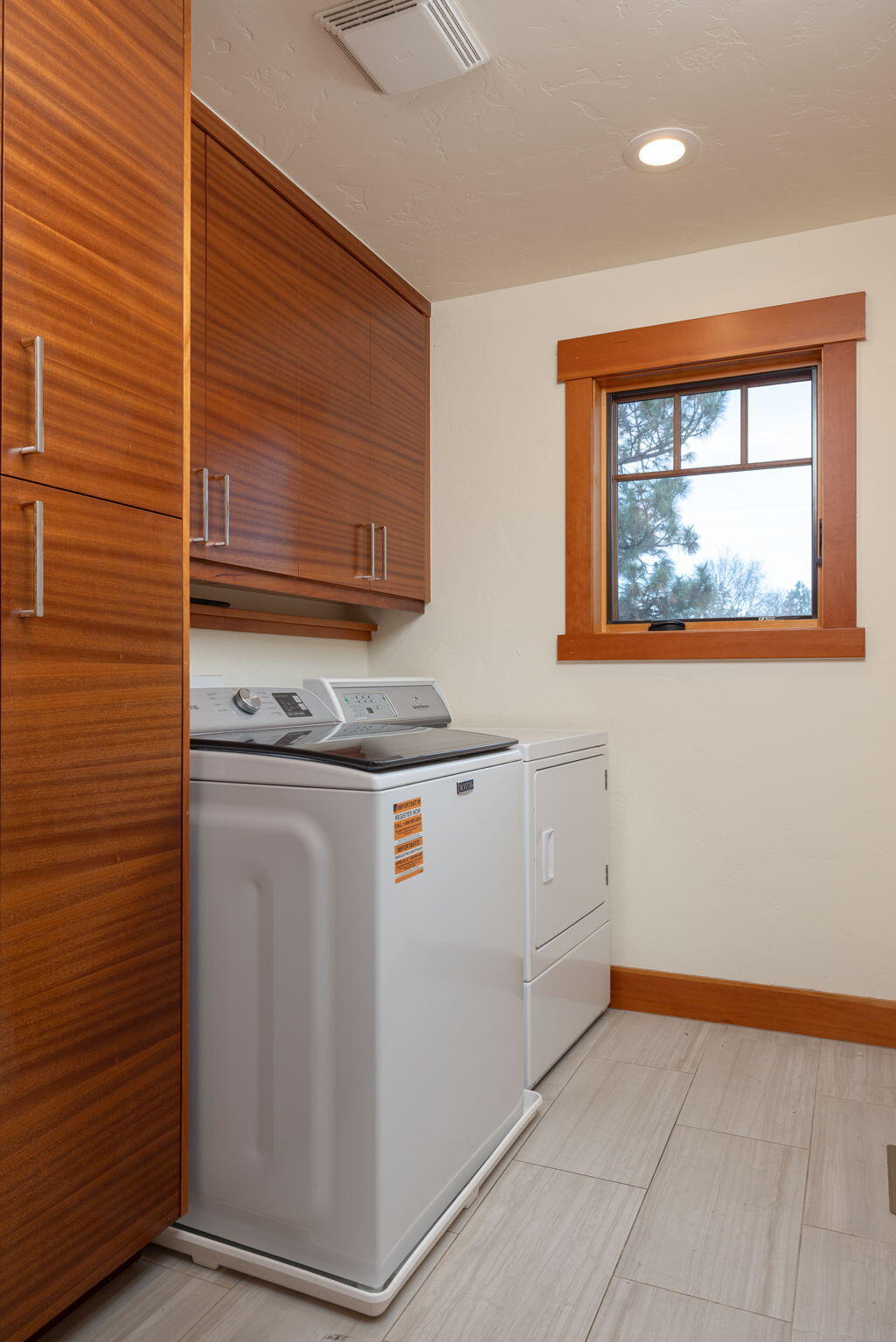 Bend, Oregon, 97703, United States, 4 Bedrooms Bedrooms, ,4 BathroomsBathrooms,Residential,Active,1996273