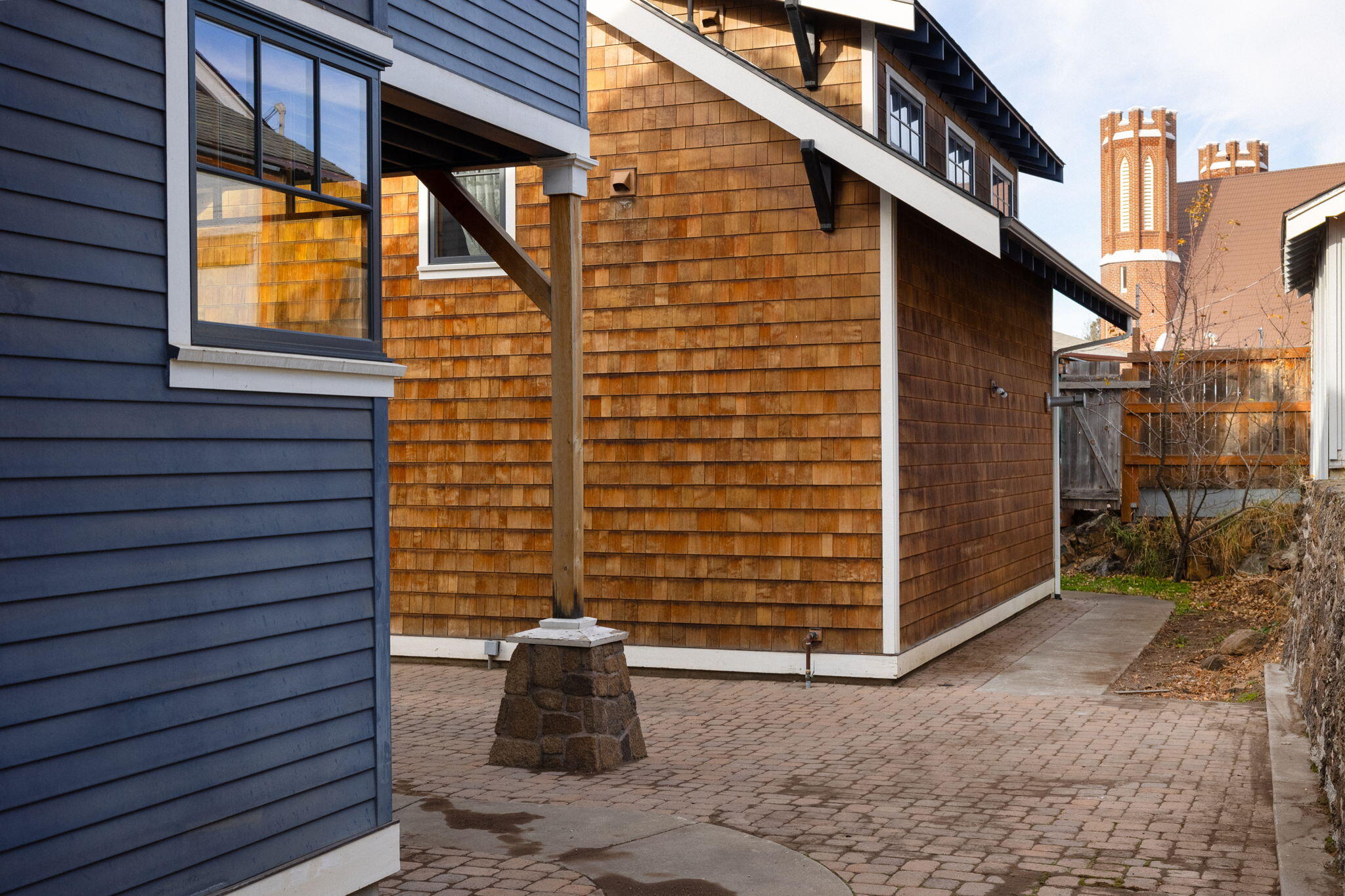 Bend, Oregon, 97703, United States, 4 Bedrooms Bedrooms, ,4 BathroomsBathrooms,Residential,Active,1996273