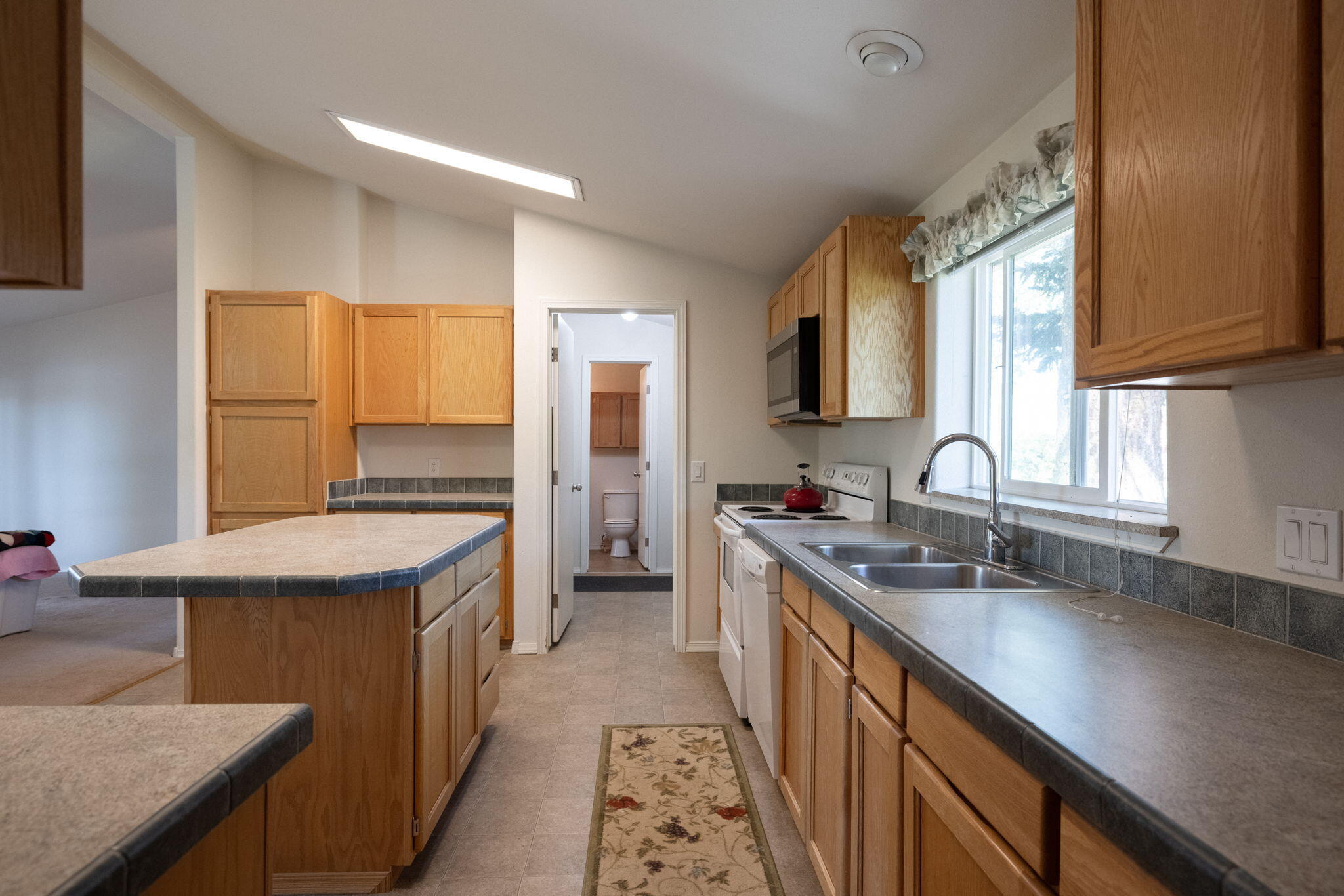 Powell Butte, Oregon, 97753, United States, ,3 BathroomsBathrooms,Residential,Active,1769369