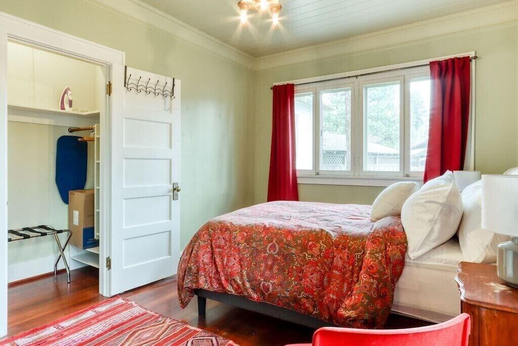 Bend, Oregon, 97703, United States, 3 Bedrooms Bedrooms, ,2 BathroomsBathrooms,Residential,Active,1756823