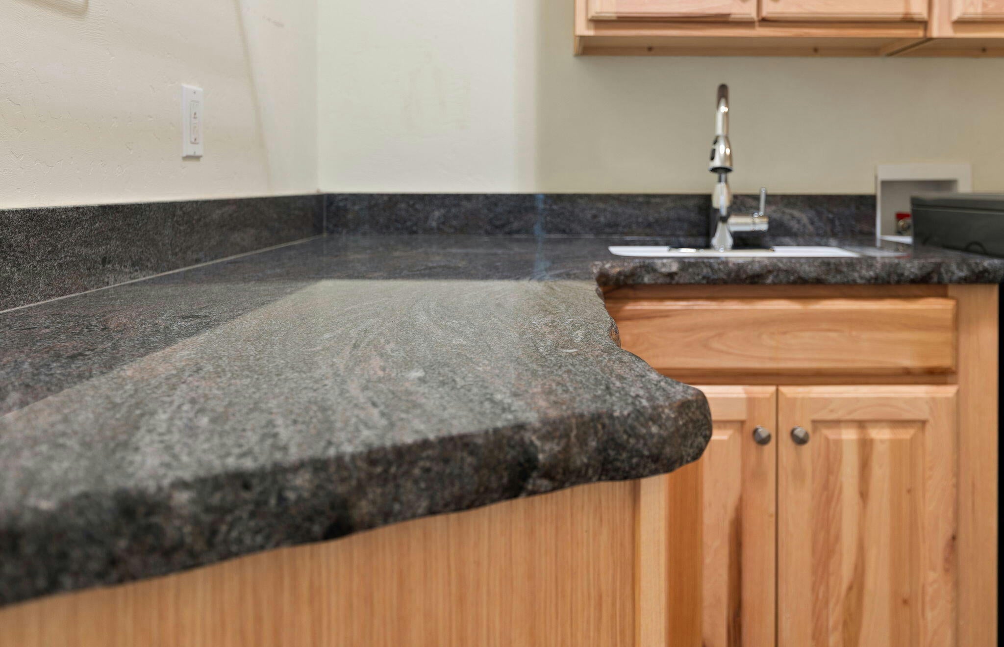 Grants Pass, Oregon, 97527, United States, ,6 BathroomsBathrooms,Residential,Active,1748769