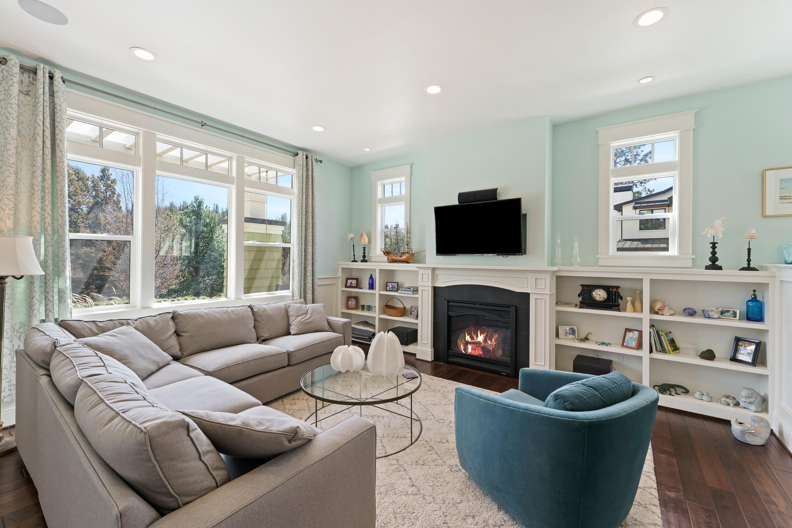 Bend, Oregon, 97703, United States, 4 Bedrooms Bedrooms, ,3 BathroomsBathrooms,Residential,Active,1764459
