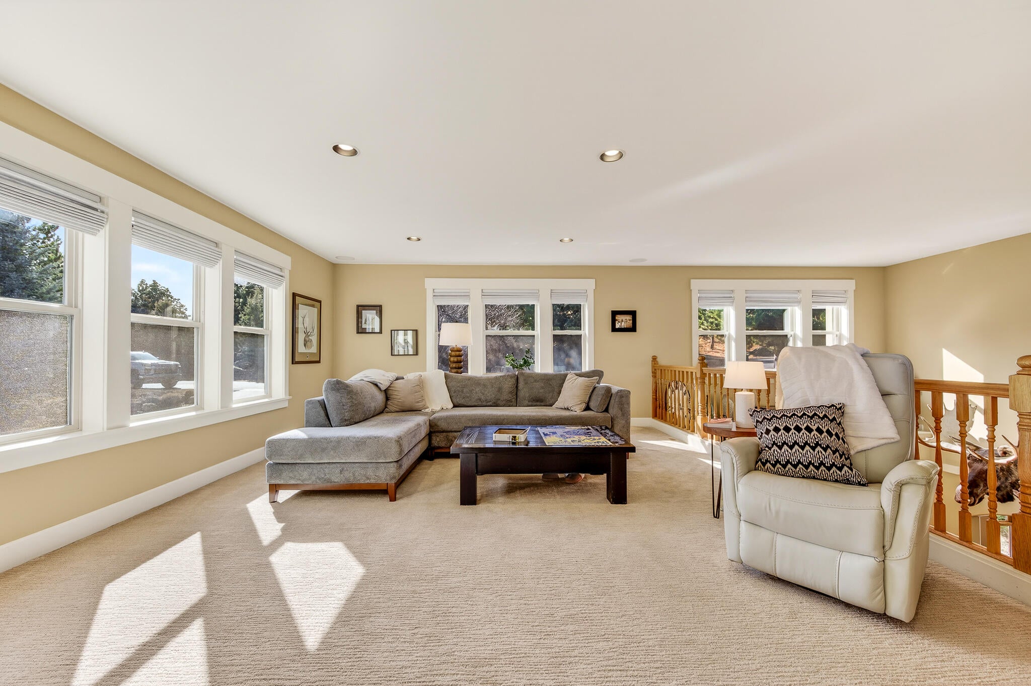 Bend, Oregon, 97703, United States, 3 Bedrooms Bedrooms, ,3 BathroomsBathrooms,Residential,Active,2017476