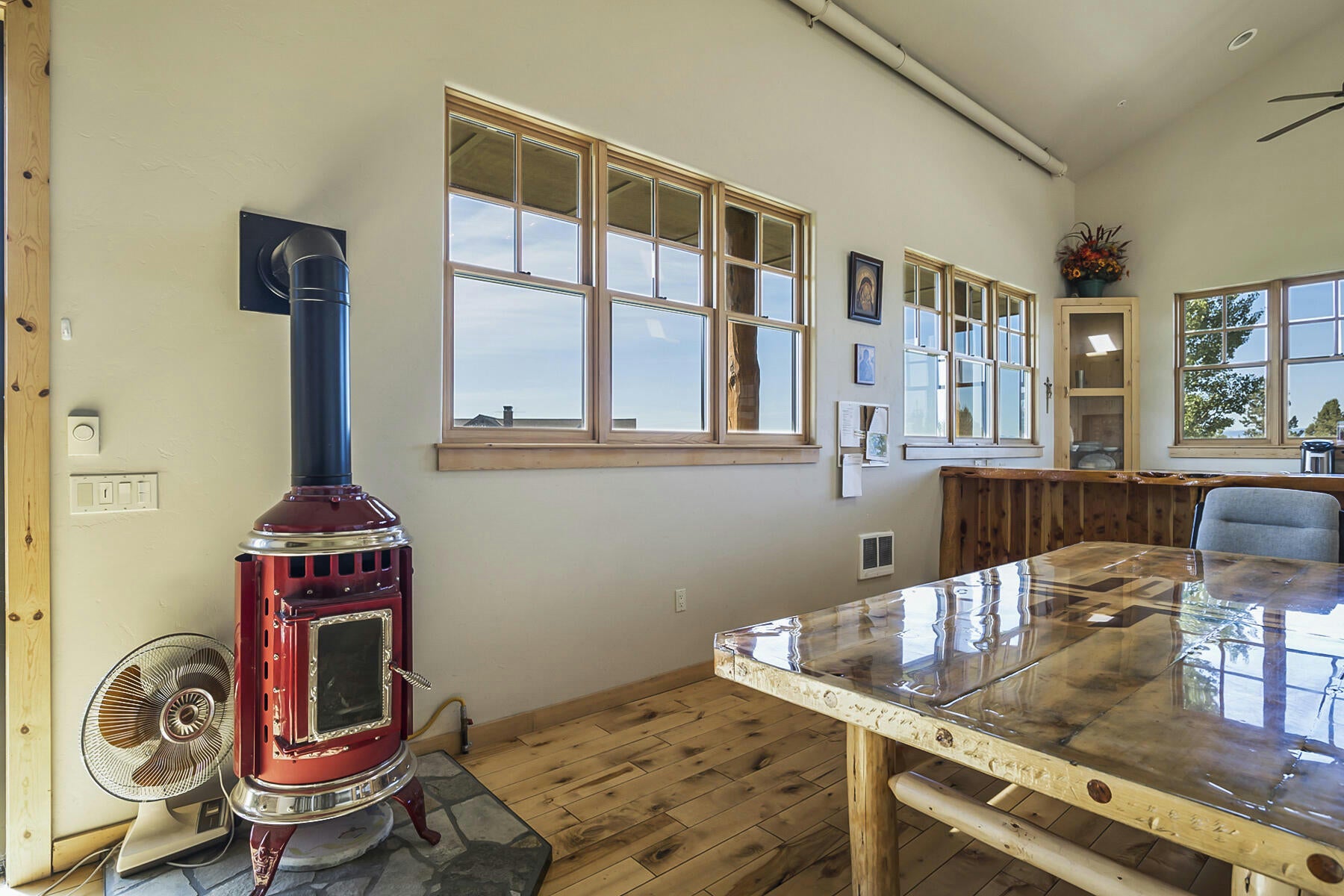 Powell Butte, Oregon, 97753, United States, 4 Bedrooms Bedrooms, ,4 BathroomsBathrooms,Residential,Active,1769979