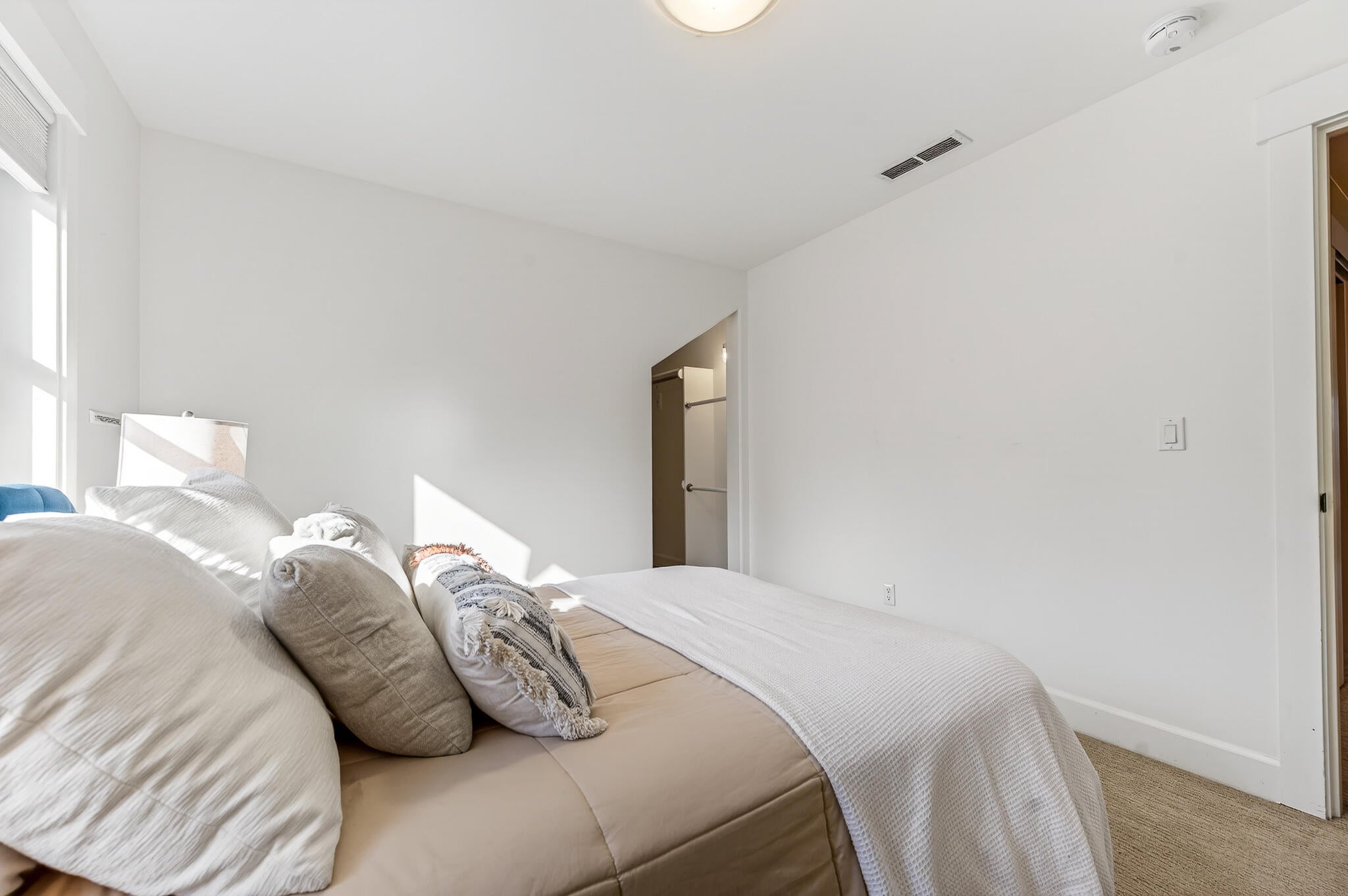 Bend, Oregon, 97703, United States, 3 Bedrooms Bedrooms, ,3 BathroomsBathrooms,Residential,Active,2017476