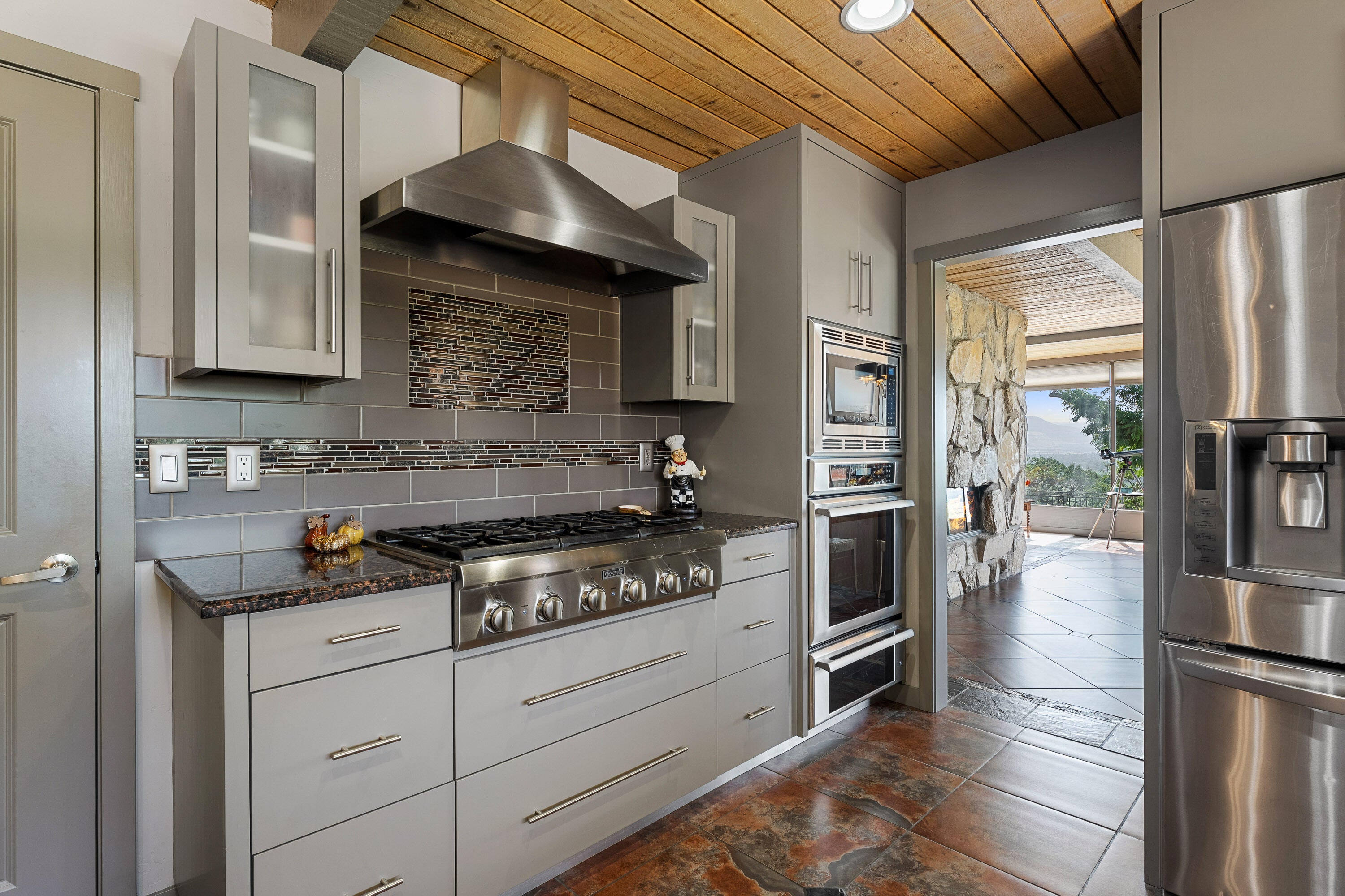 Central Point, Oregon, 97502, United States, 4 Bedrooms Bedrooms, ,4 BathroomsBathrooms,Residential,Active,2006836