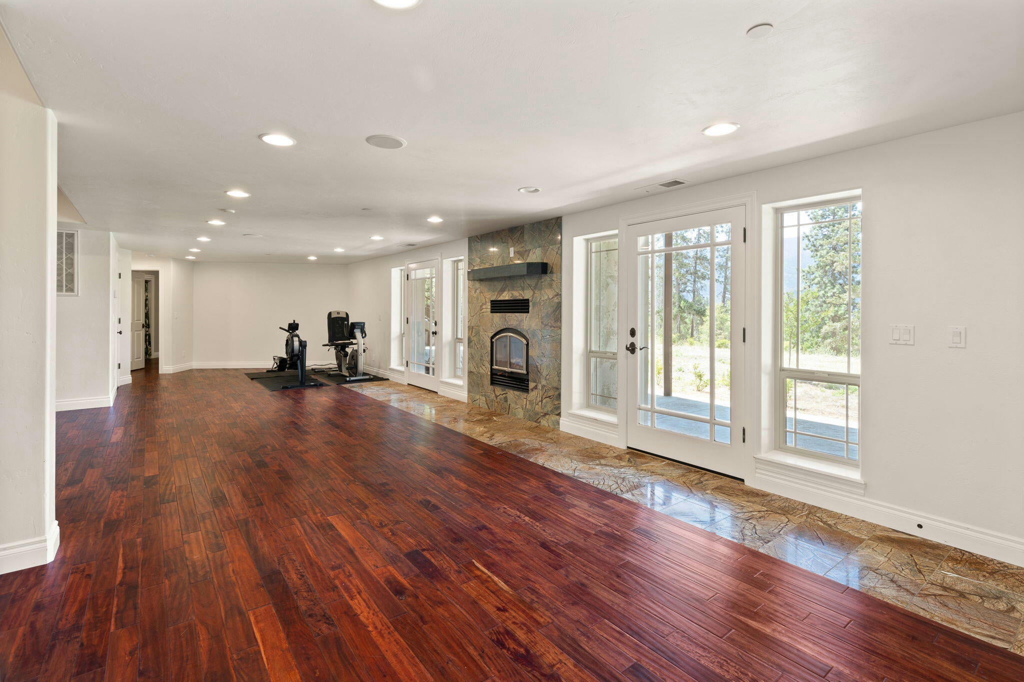 Grants Pass, Oregon, 97527, United States, ,6 BathroomsBathrooms,Residential,Active,1748769