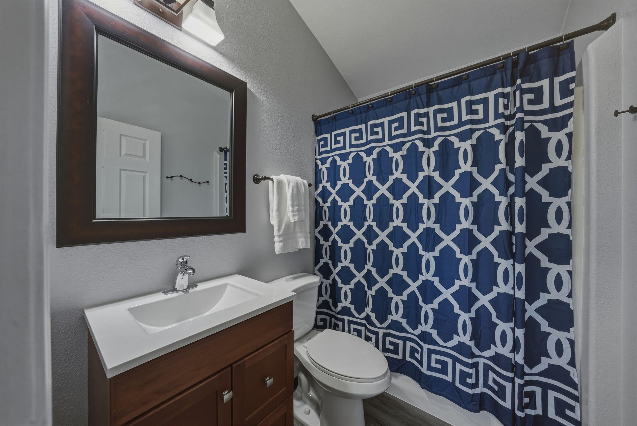 Bend, Oregon, 97702, United States, 3 Bedrooms Bedrooms, ,5 BathroomsBathrooms,Residential,Active,2045021