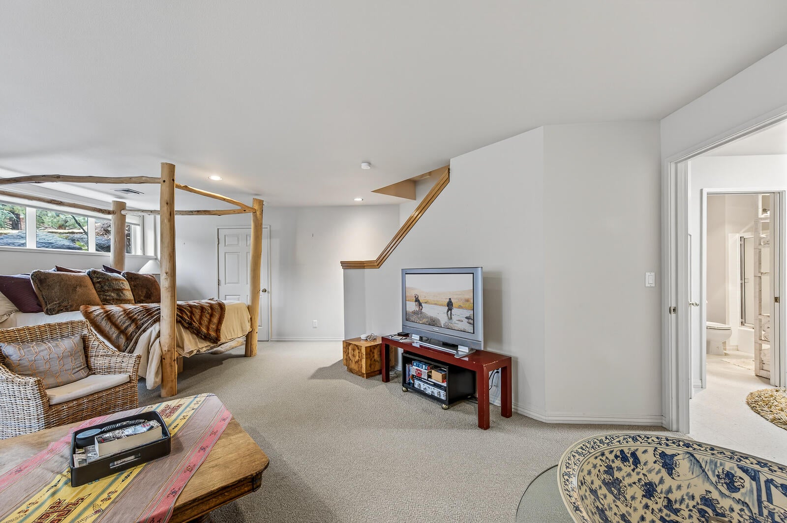 Bend, Oregon, 97702, United States, 4 Bedrooms Bedrooms, ,5 BathroomsBathrooms,Residential,Active,2007101