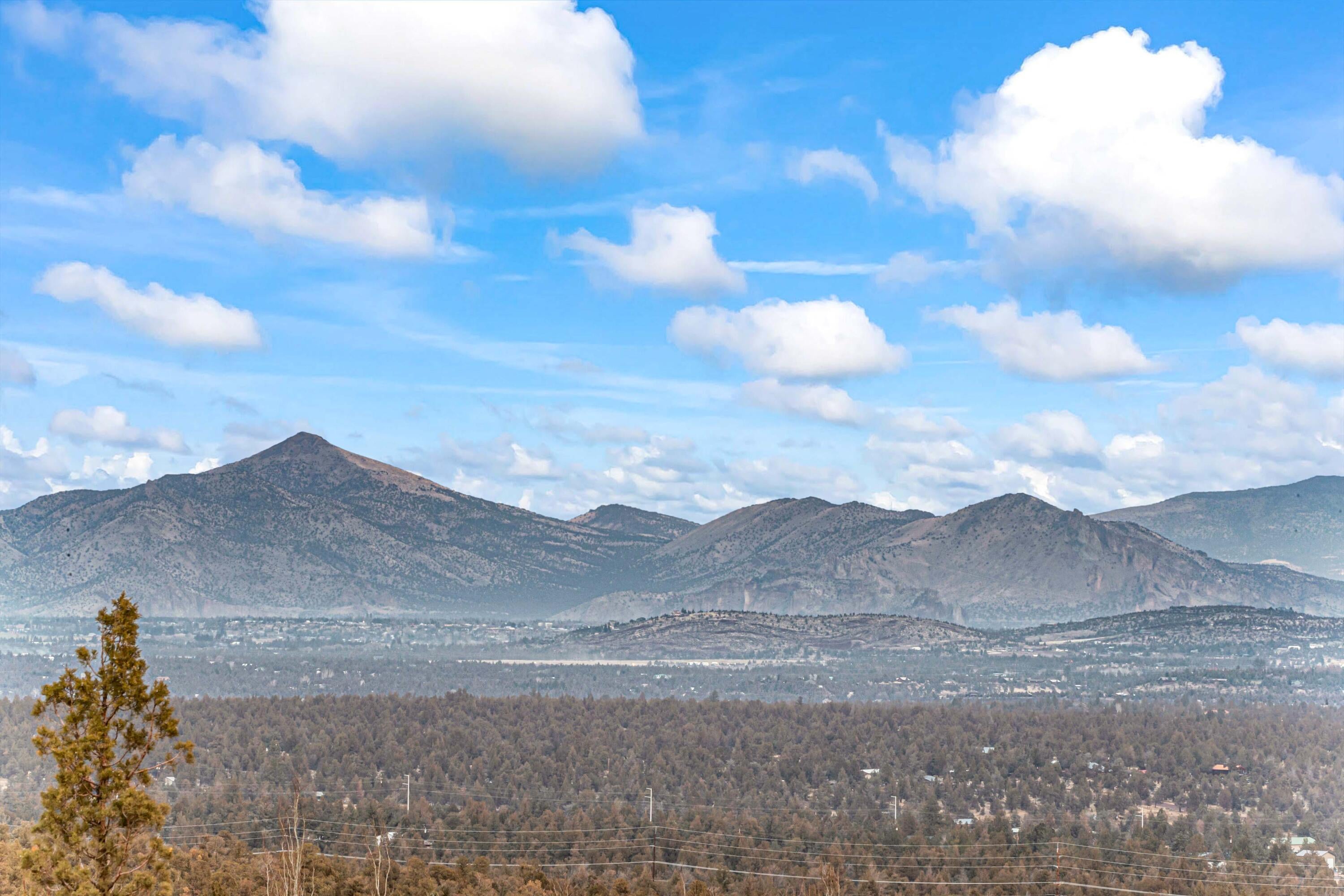 Redmond, Oregon, 97756, United States, 3 Bedrooms Bedrooms, ,4 BathroomsBathrooms,Residential,Active,2002359