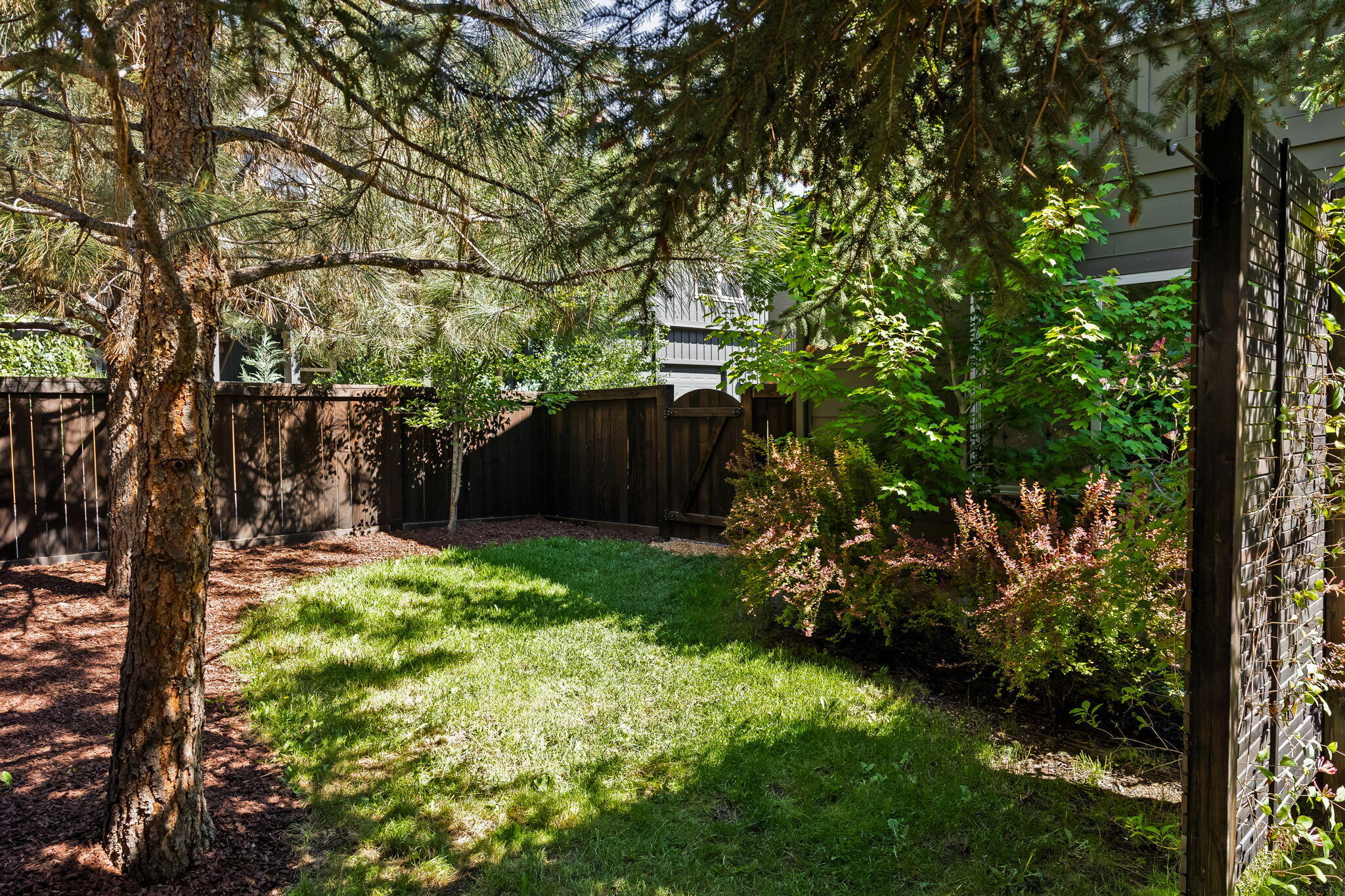 Bend, Oregon, 97702, United States, ,3 BathroomsBathrooms,Residential,Active,1850627
