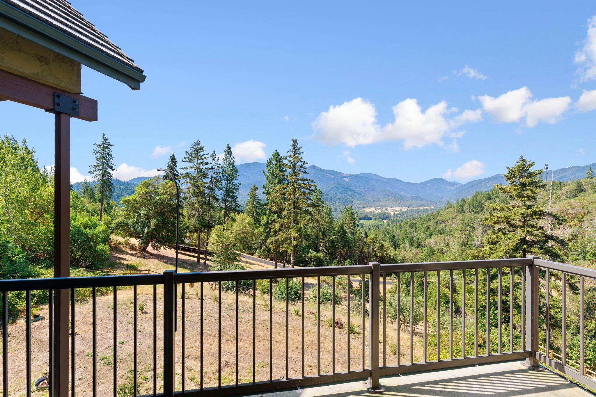 Grants Pass, Oregon, 97527, United States, ,6 BathroomsBathrooms,Residential,Active,1748769