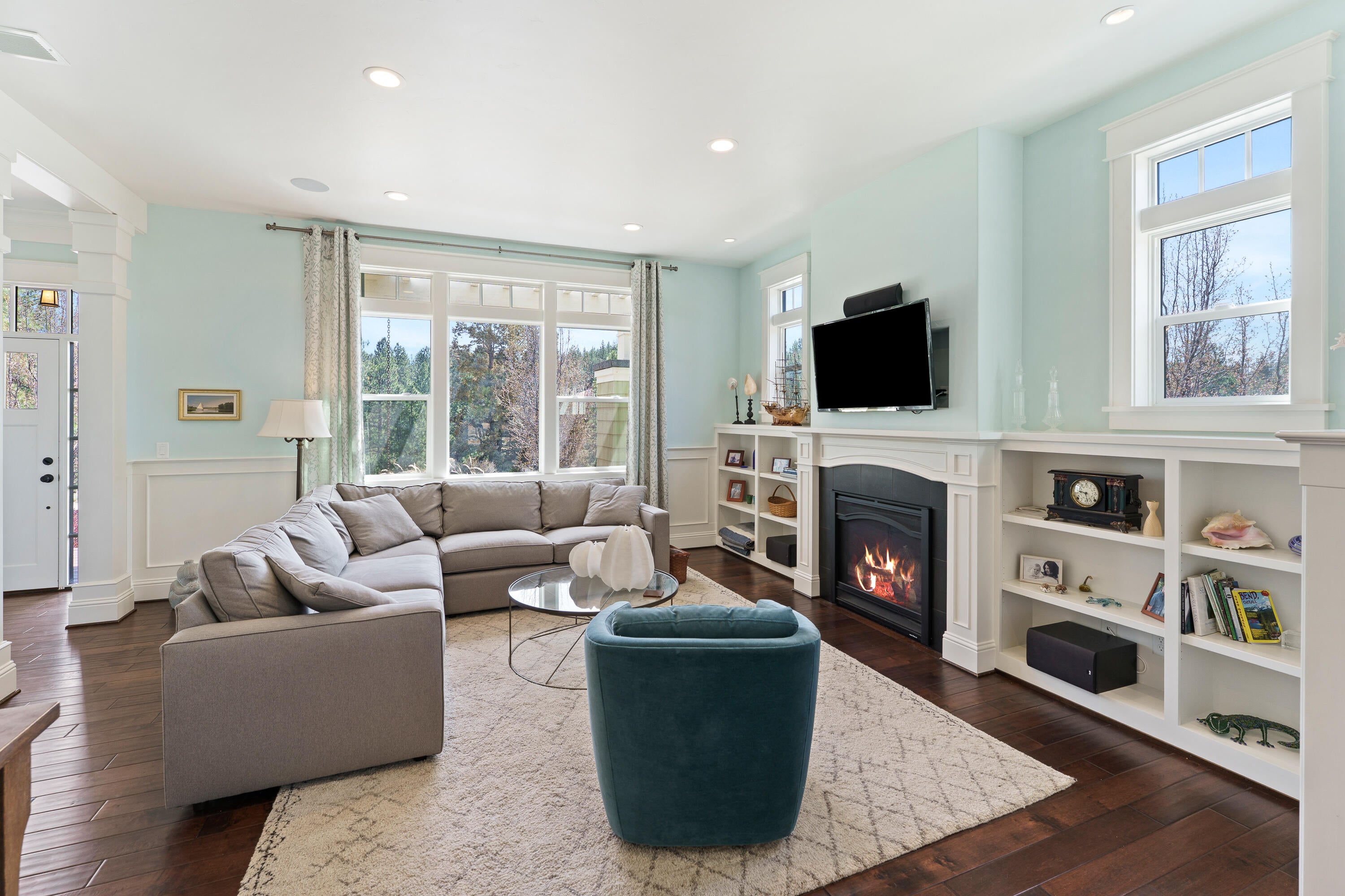 Bend, Oregon, 97703, United States, 4 Bedrooms Bedrooms, ,3 BathroomsBathrooms,Residential,Active,1764459