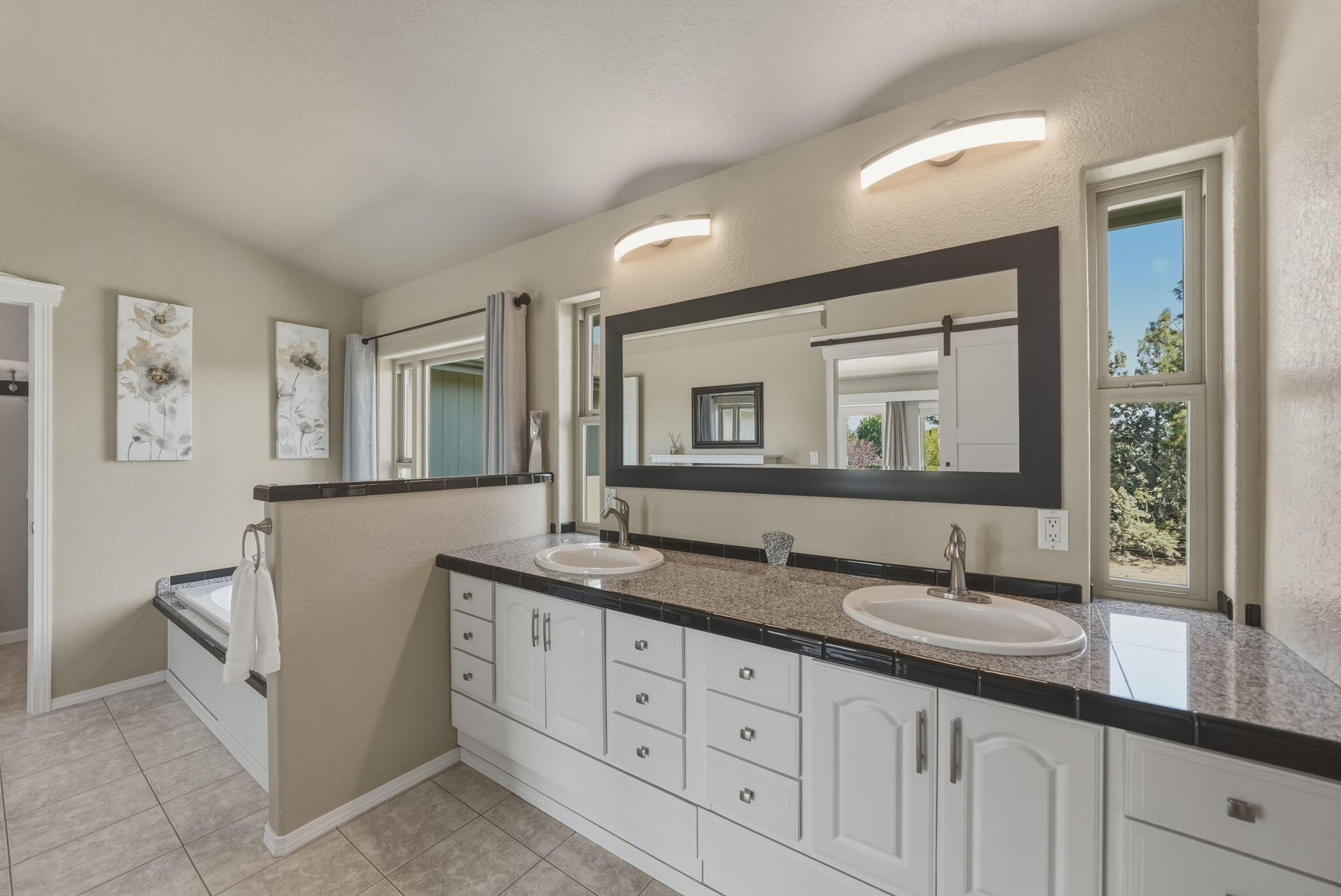 Bend, Oregon, 97702, United States, 3 Bedrooms Bedrooms, ,5 BathroomsBathrooms,Residential,Active,2045021