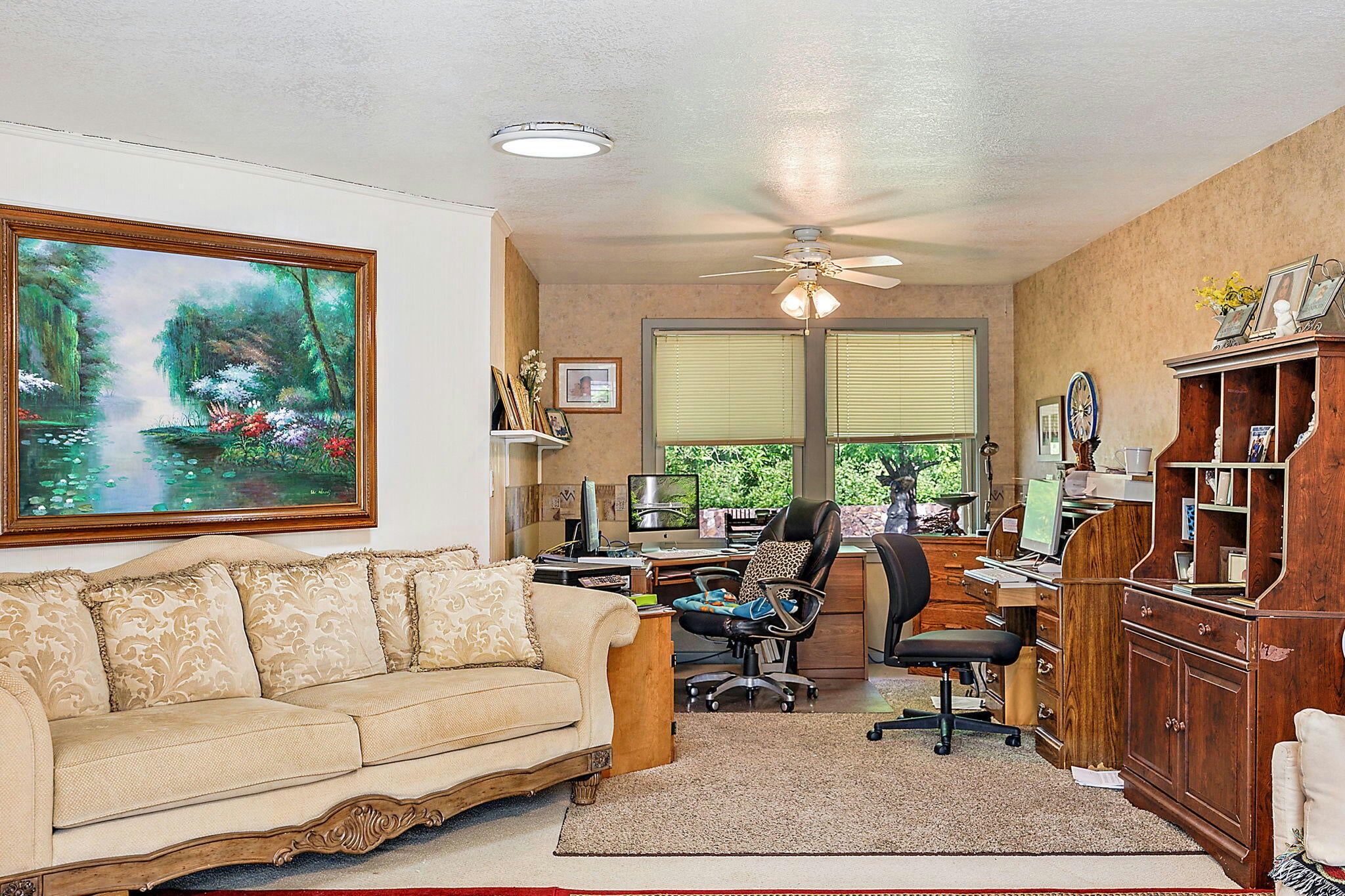 Ashland, Oregon, 97520, United States, 4 Bedrooms Bedrooms, ,4 BathroomsBathrooms,Residential,Active,1741601