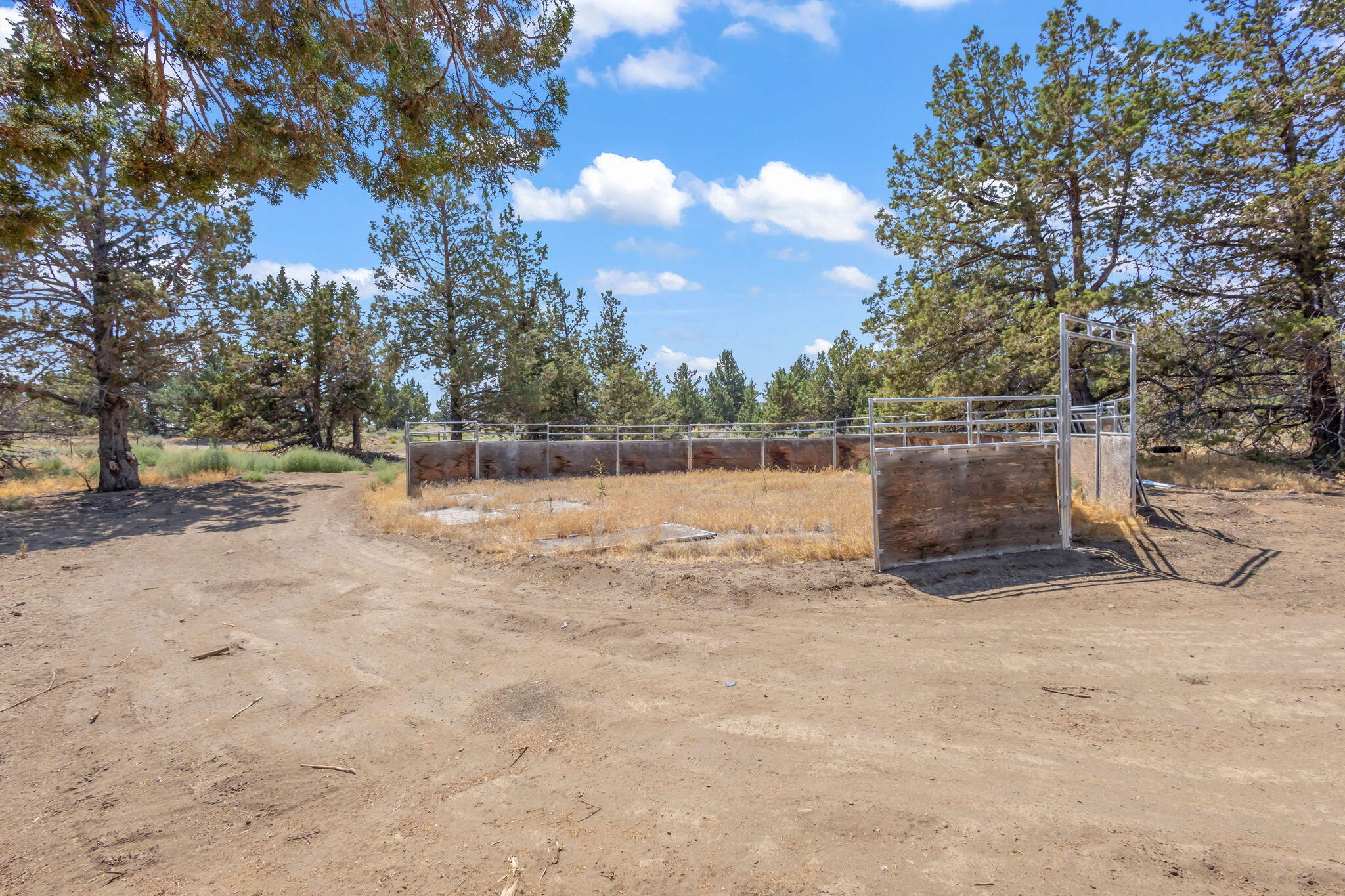 Bend, Oregon, 97702, United States, 4 Bedrooms Bedrooms, ,3 BathroomsBathrooms,Residential,Active,1907972