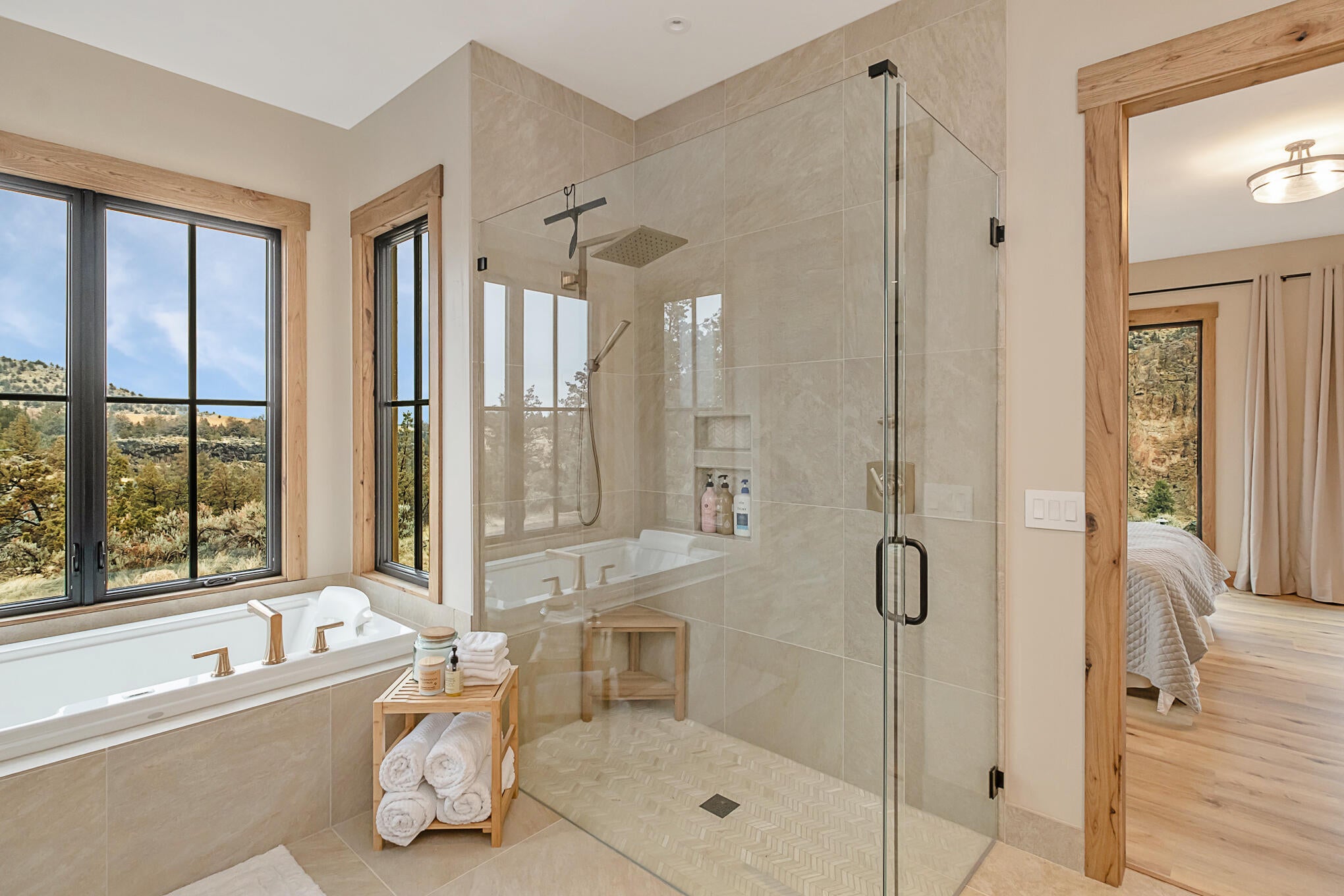 Terrebonne, Oregon, 97760, United States, 5 Bedrooms Bedrooms, ,5 BathroomsBathrooms,Residential,Active,1747251