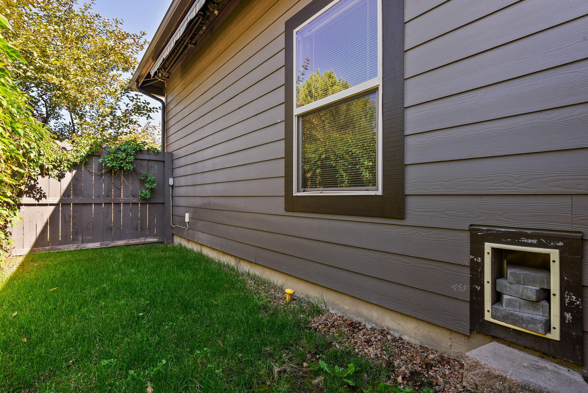 Bend, Oregon, 97702, United States, 3 Bedrooms Bedrooms, ,4 BathroomsBathrooms,Residential,Active,1952481