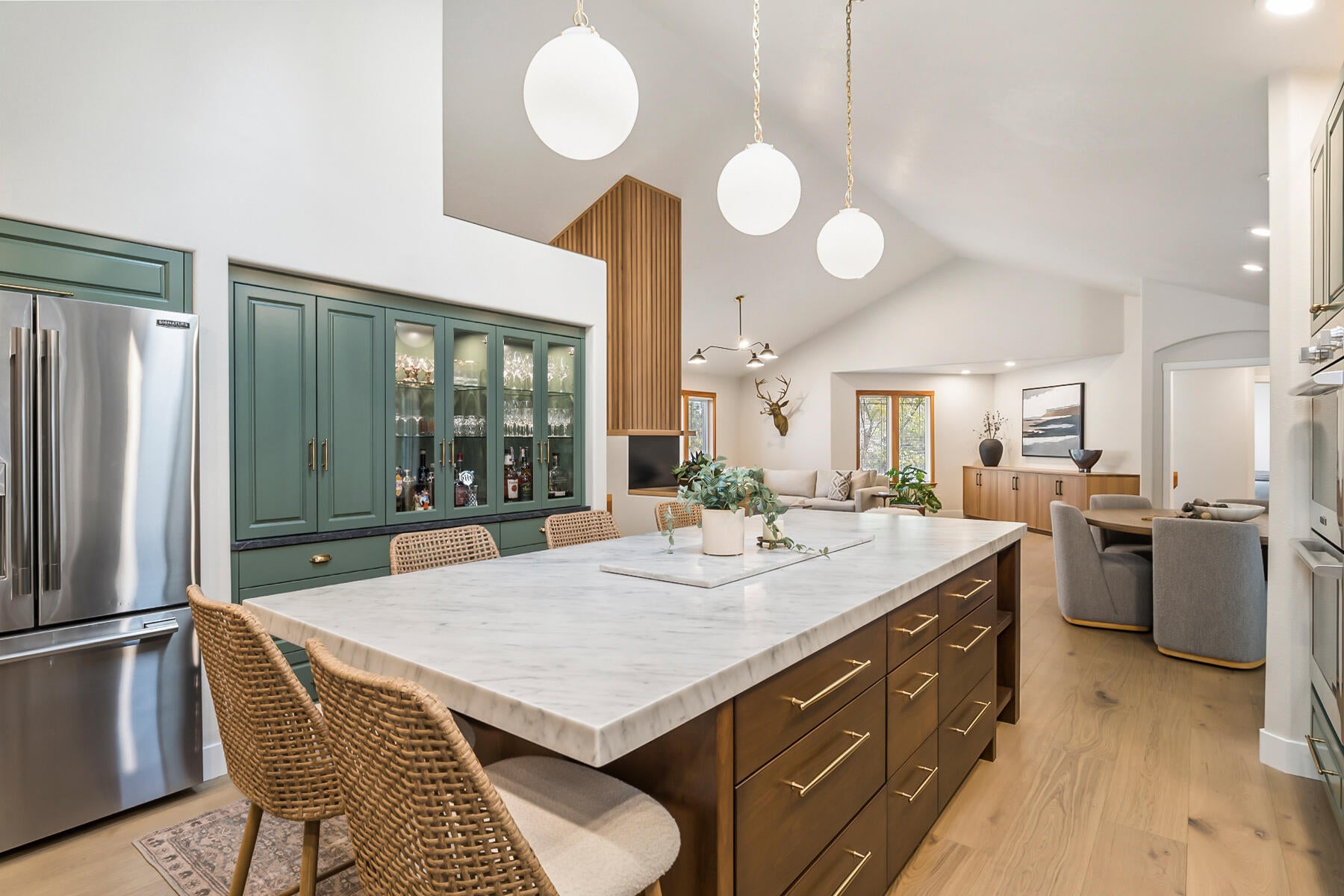 Bend, Oregon, 97703, United States, 5 Bedrooms Bedrooms, ,3 BathroomsBathrooms,Residential,Active,1972188