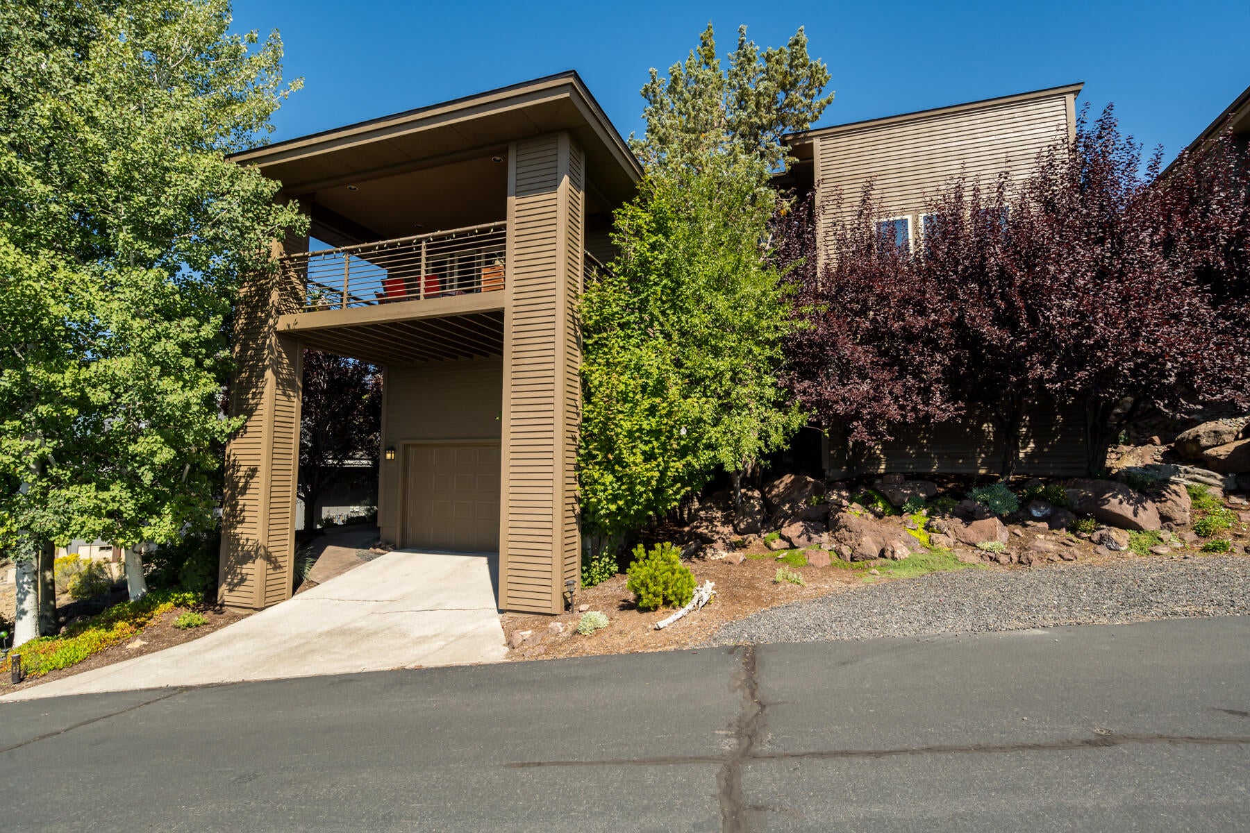 Bend, Oregon, 97702, United States, 3 Bedrooms Bedrooms, ,3 BathroomsBathrooms,Residential,Active,1936452