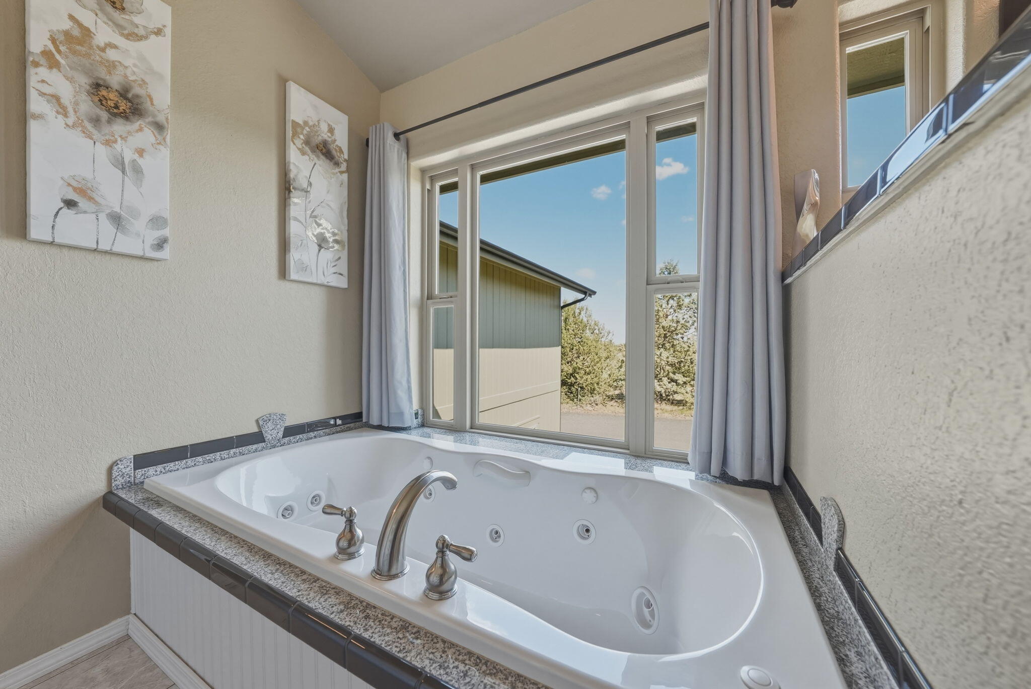 Bend, Oregon, 97702, United States, 3 Bedrooms Bedrooms, ,5 BathroomsBathrooms,Residential,Active,2045021