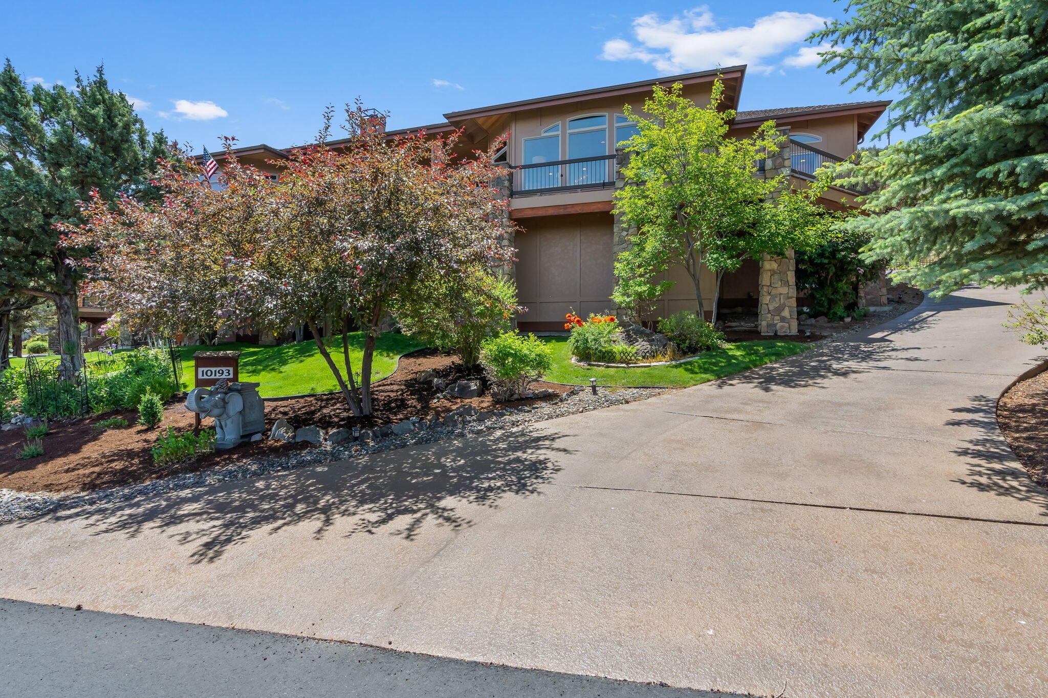 Redmond, Oregon, 97756, United States, ,3 BathroomsBathrooms,Residential,Active,1849184
