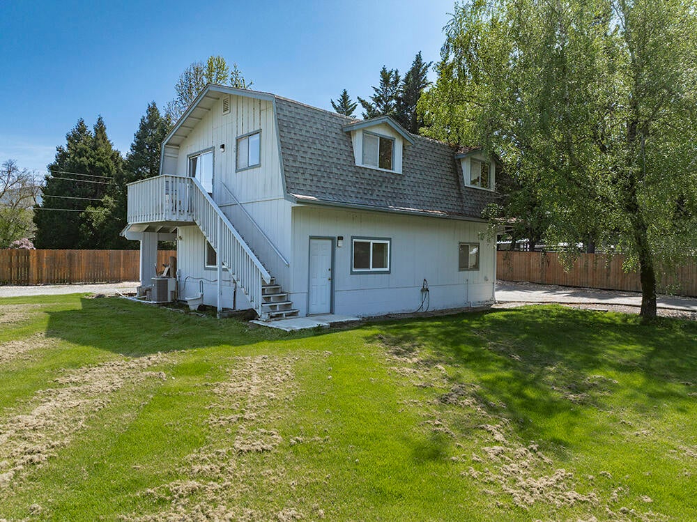 Grants Pass, Oregon, 97527, United States, 4 Bedrooms Bedrooms, ,5 BathroomsBathrooms,Residential,Active,1927646