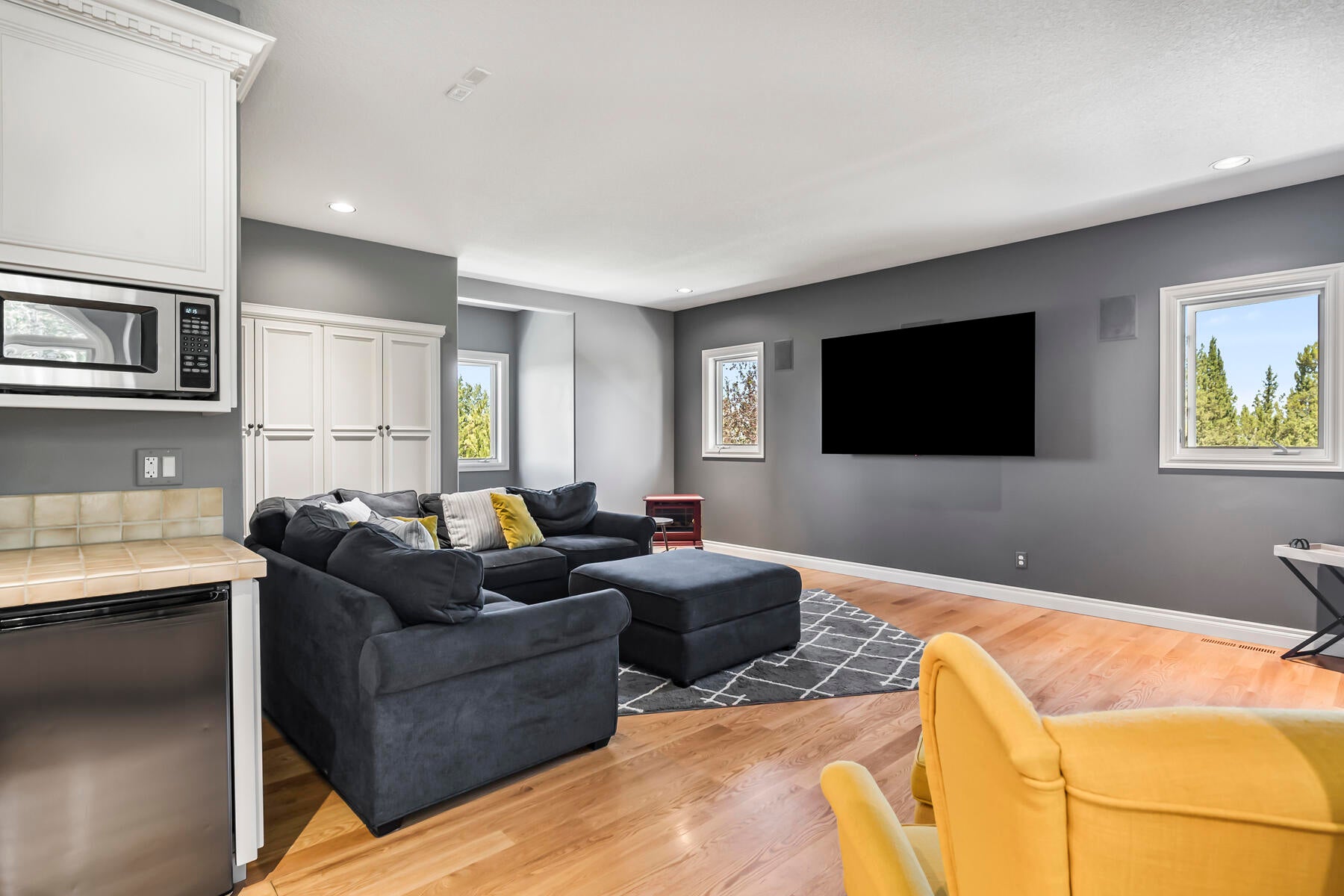 Bend, Oregon, 97702, United States, ,6 BathroomsBathrooms,Residential,Active,1726978