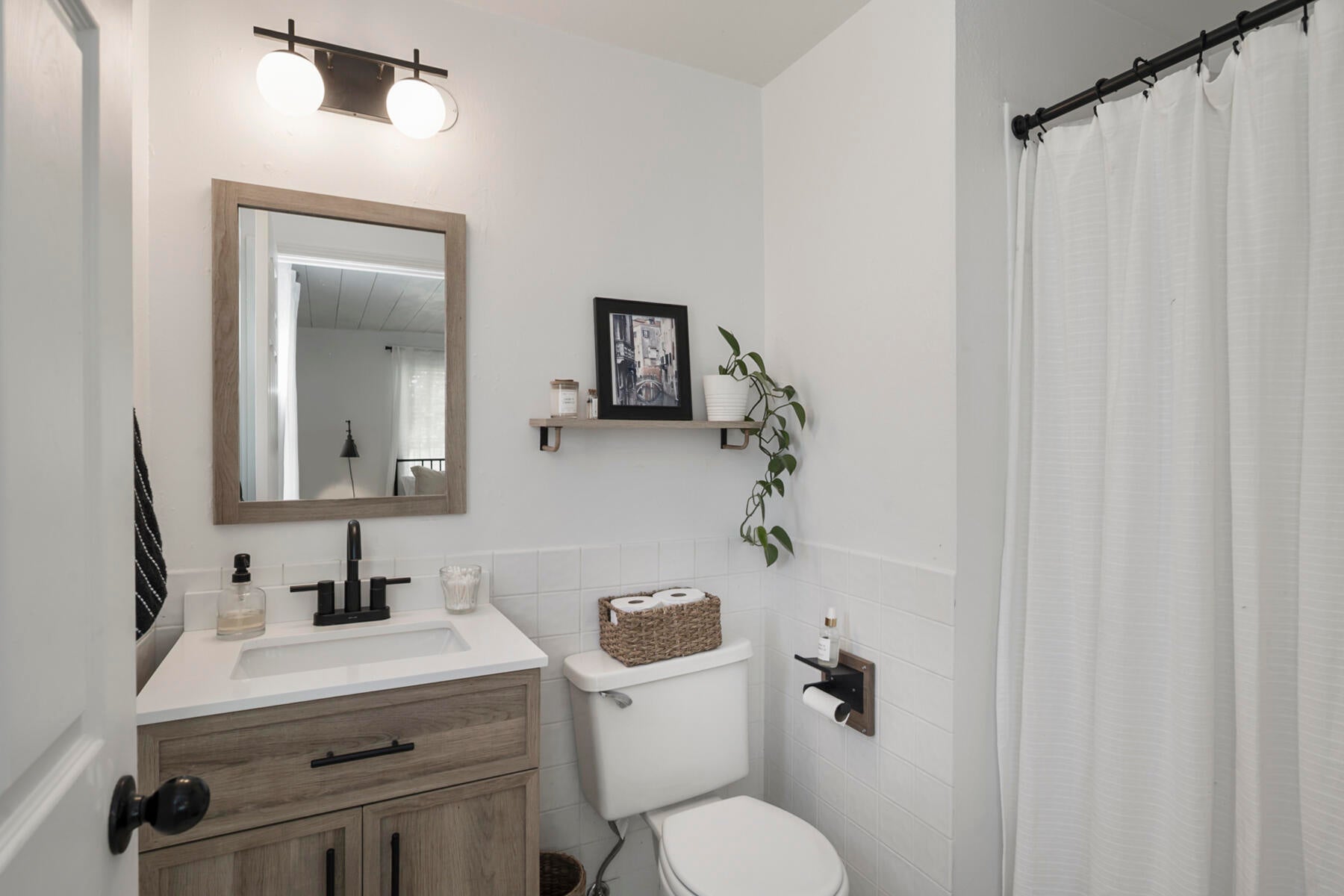 Bend, Oregon, 97703, United States, 4 Bedrooms Bedrooms, ,3 BathroomsBathrooms,Residential,Active,1790219