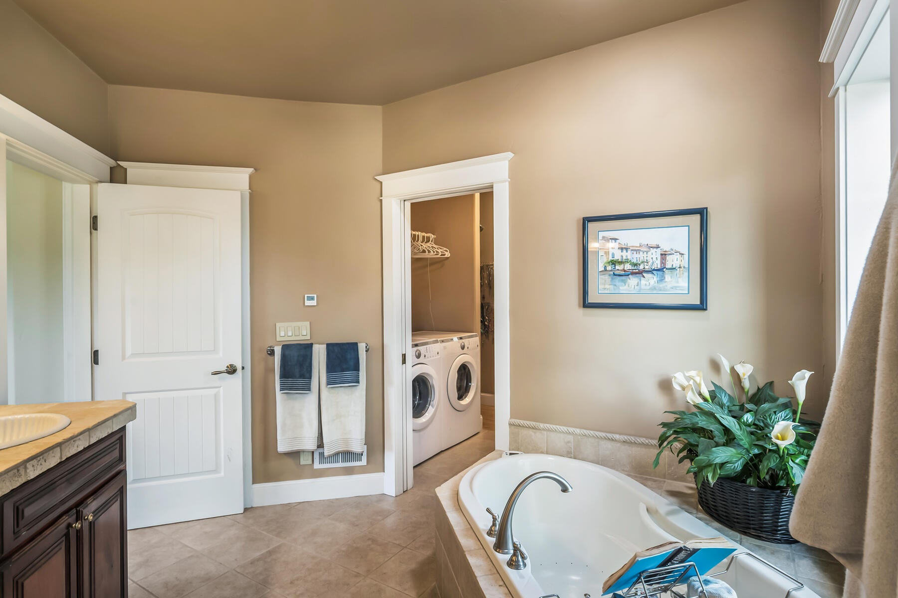 Bend, Oregon, 97707, United States, 5 Bedrooms Bedrooms, ,5 BathroomsBathrooms,Residential,Active,2044562