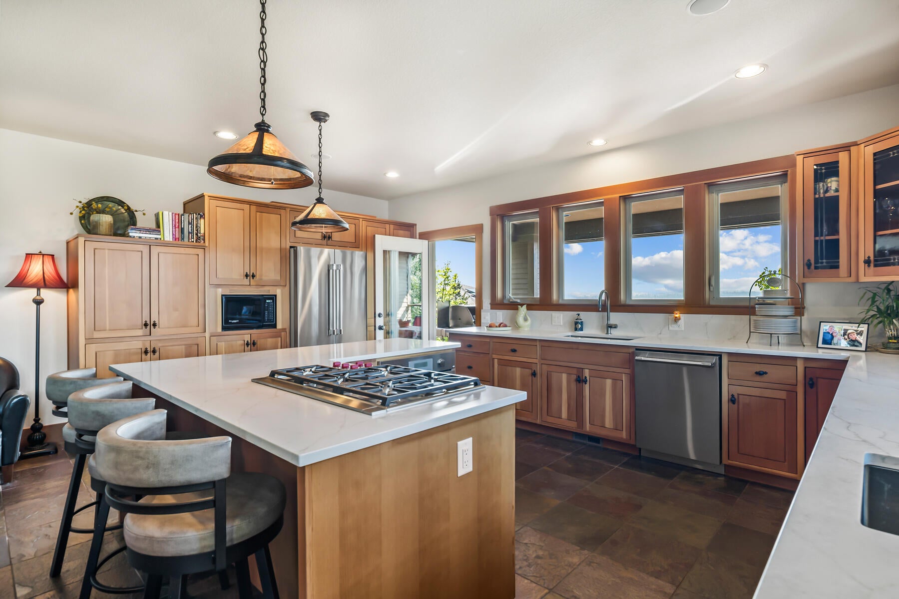 Bend, Oregon, 97702, United States, 3 Bedrooms Bedrooms, ,3 BathroomsBathrooms,Residential,Active,1936452