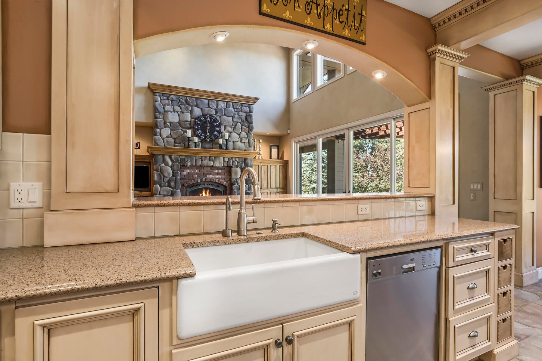 Bend, Oregon, 97702, United States, ,6 BathroomsBathrooms,Residential,Active,1726978