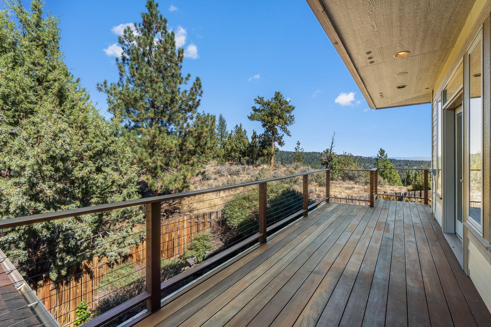 Bend, Oregon, 97702, United States, 3 Bedrooms Bedrooms, ,4 BathroomsBathrooms,Residential,Active,1929788