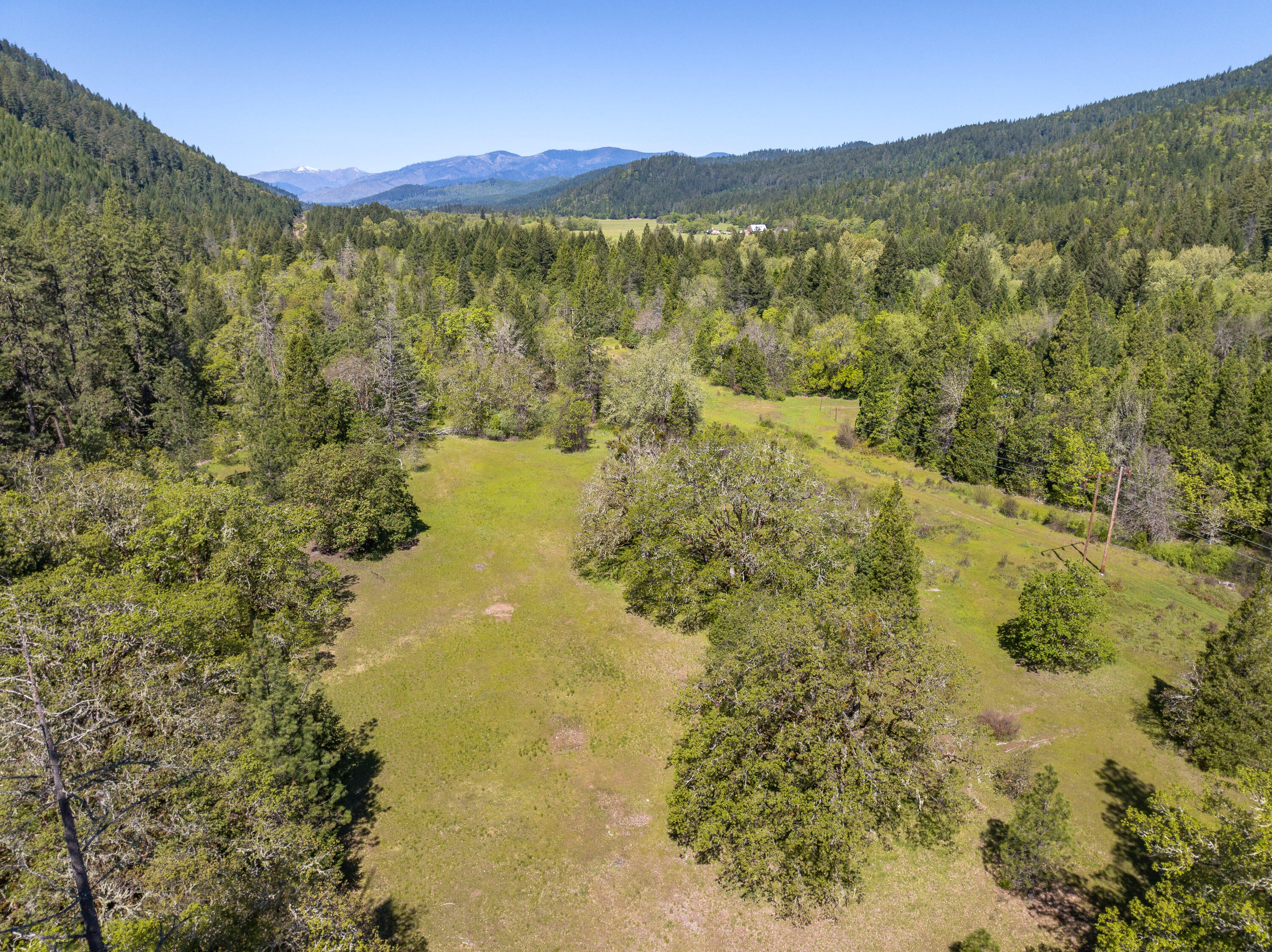 Selma, Oregon, 97538, United States, 5 Bedrooms Bedrooms, ,5 BathroomsBathrooms,Residential,Active,1902945
