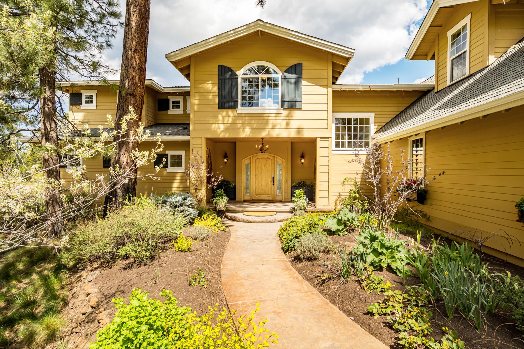 Bend, Oregon, 97707, United States, 5 Bedrooms Bedrooms, ,5 BathroomsBathrooms,Residential,Active,2044562