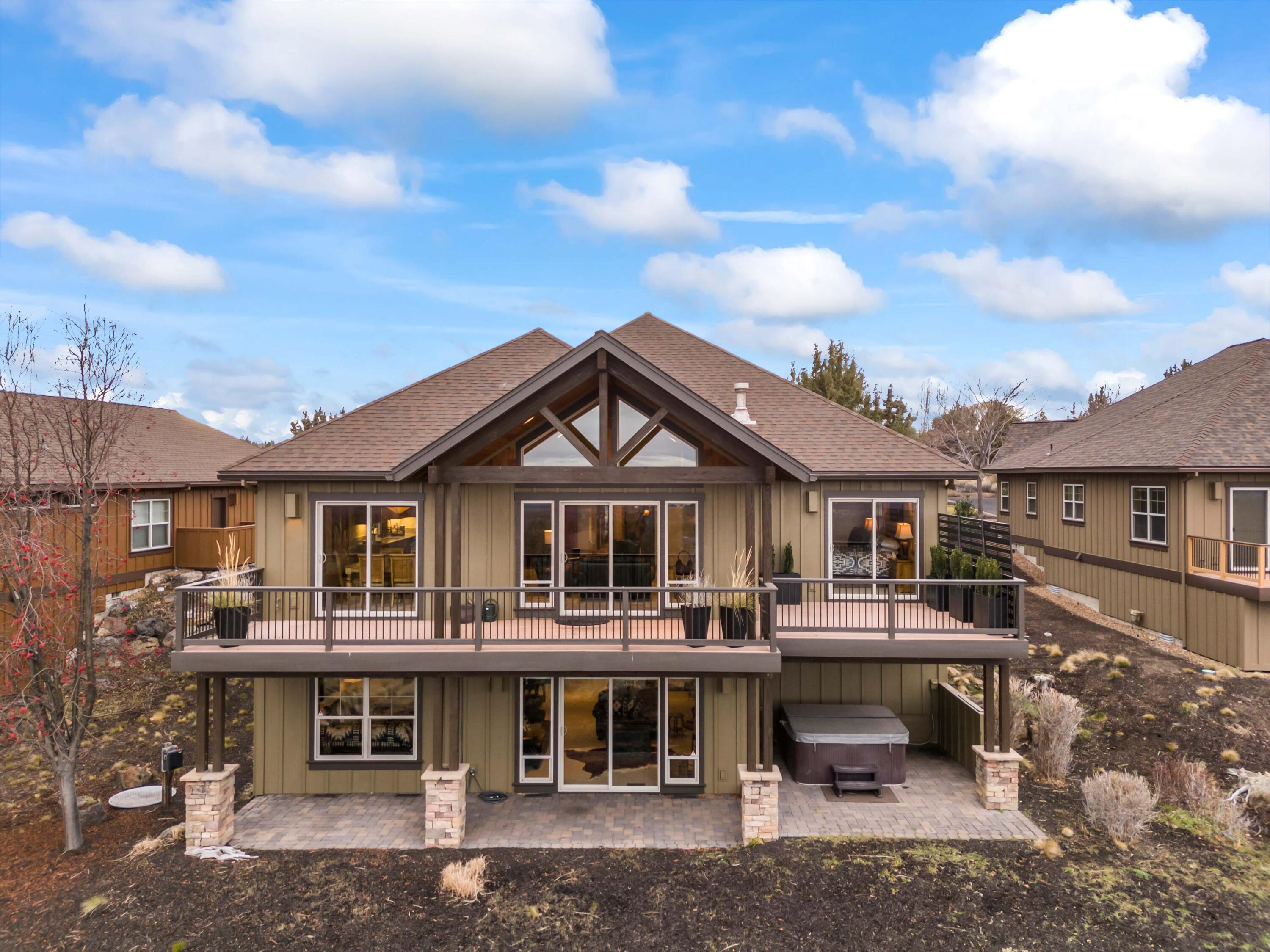 Redmond, Oregon, 97756, United States, 3 Bedrooms Bedrooms, ,4 BathroomsBathrooms,Residential,Active,2002359