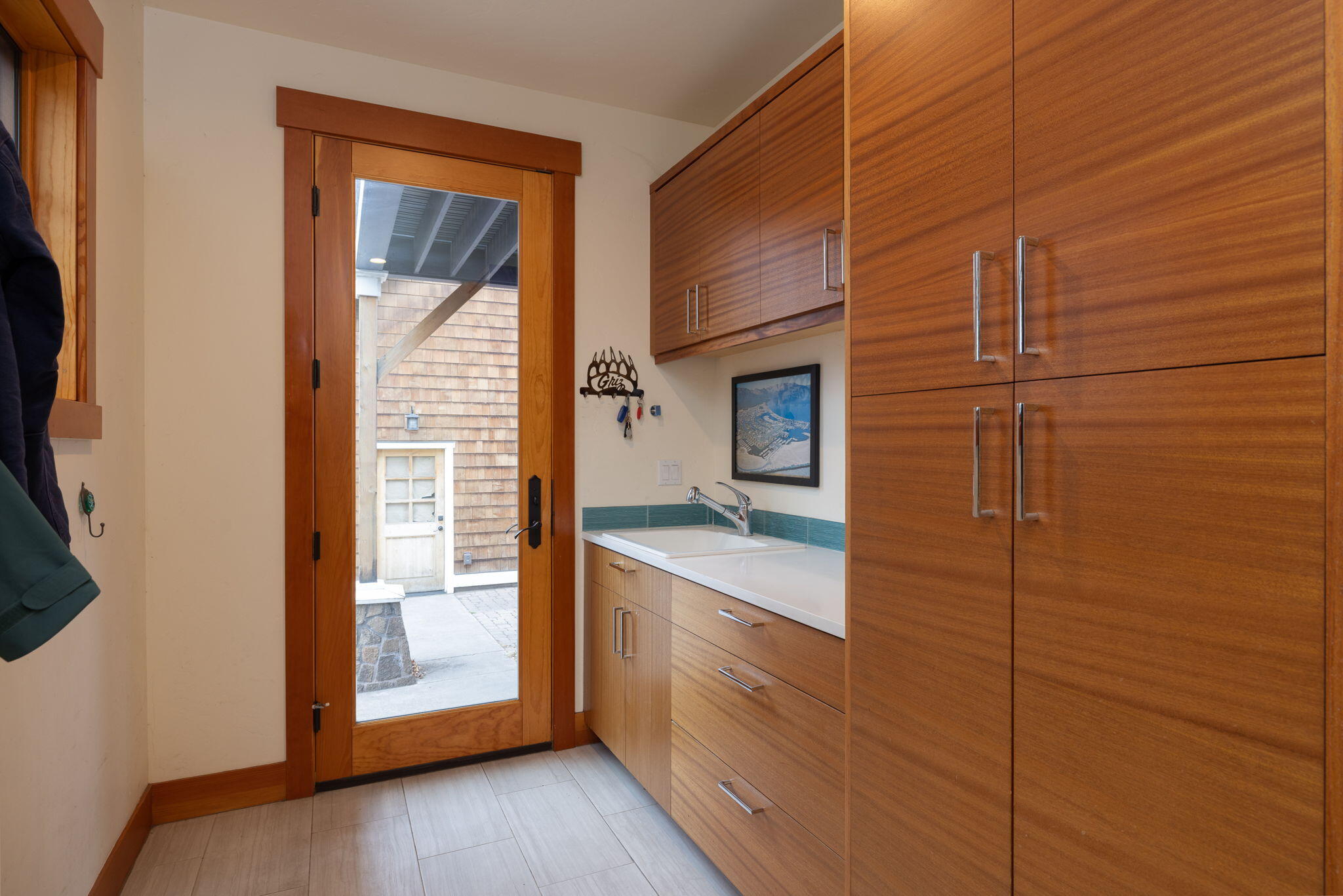 Bend, Oregon, 97703, United States, 4 Bedrooms Bedrooms, ,4 BathroomsBathrooms,Residential,Active,1996273