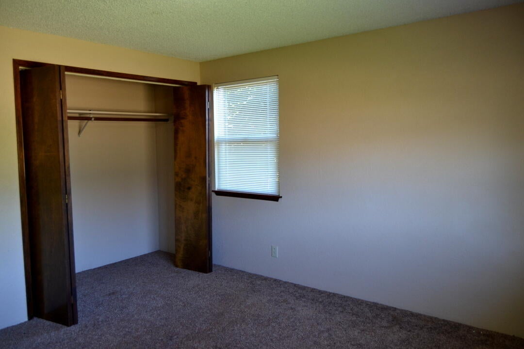 Applegate, Oregon, 97530, United States, 4 Bedrooms Bedrooms, ,3 BathroomsBathrooms,Residential,Active,1963259