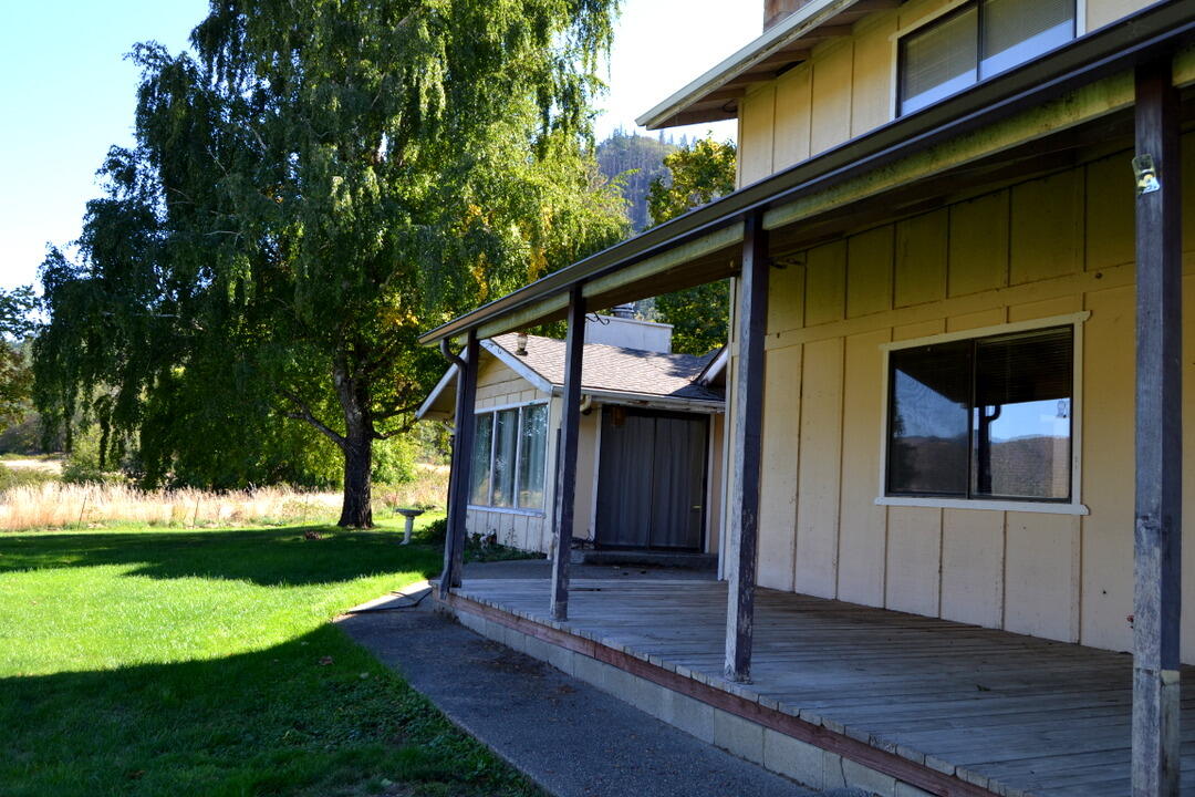 Applegate, Oregon, 97530, United States, 4 Bedrooms Bedrooms, ,3 BathroomsBathrooms,Residential,Active,1963259