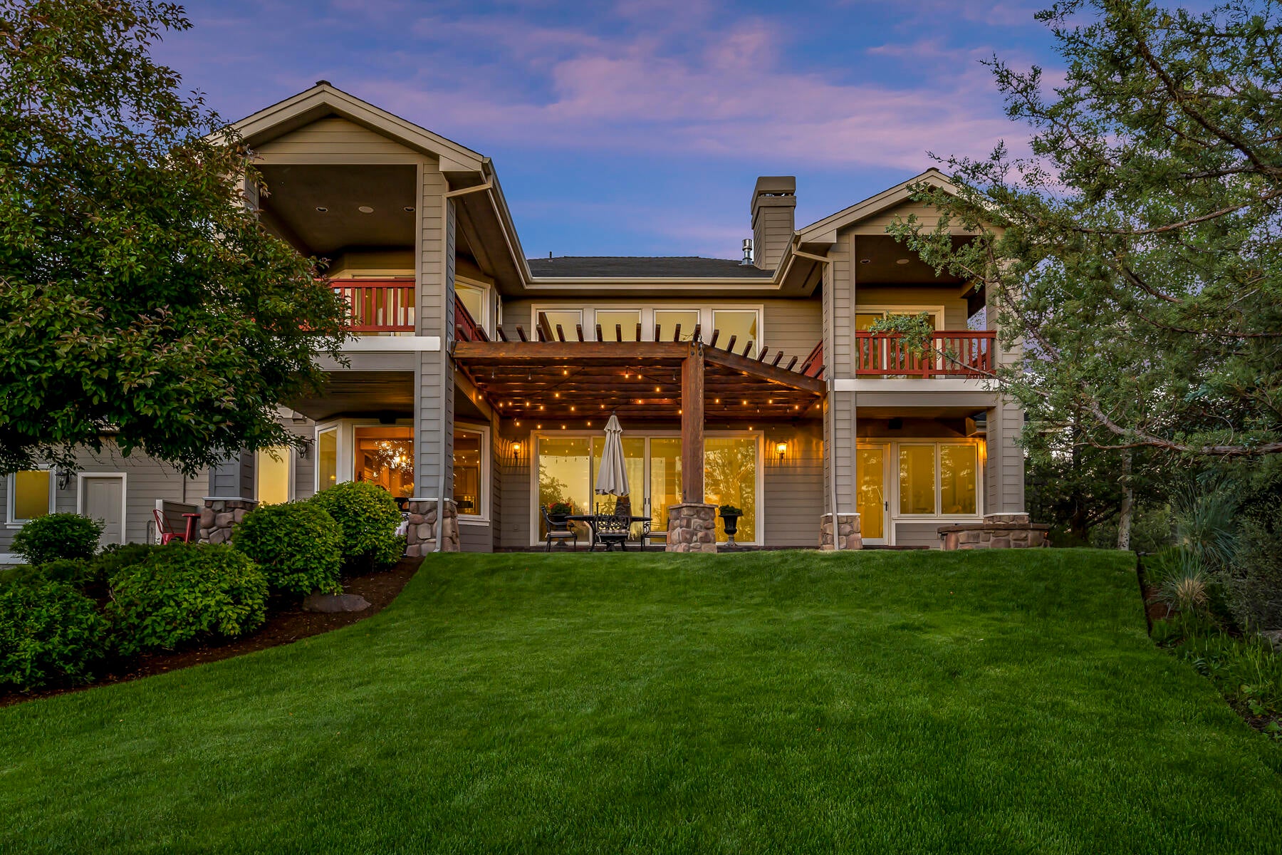 Bend, Oregon, 97702, United States, ,6 BathroomsBathrooms,Residential,Active,1726978