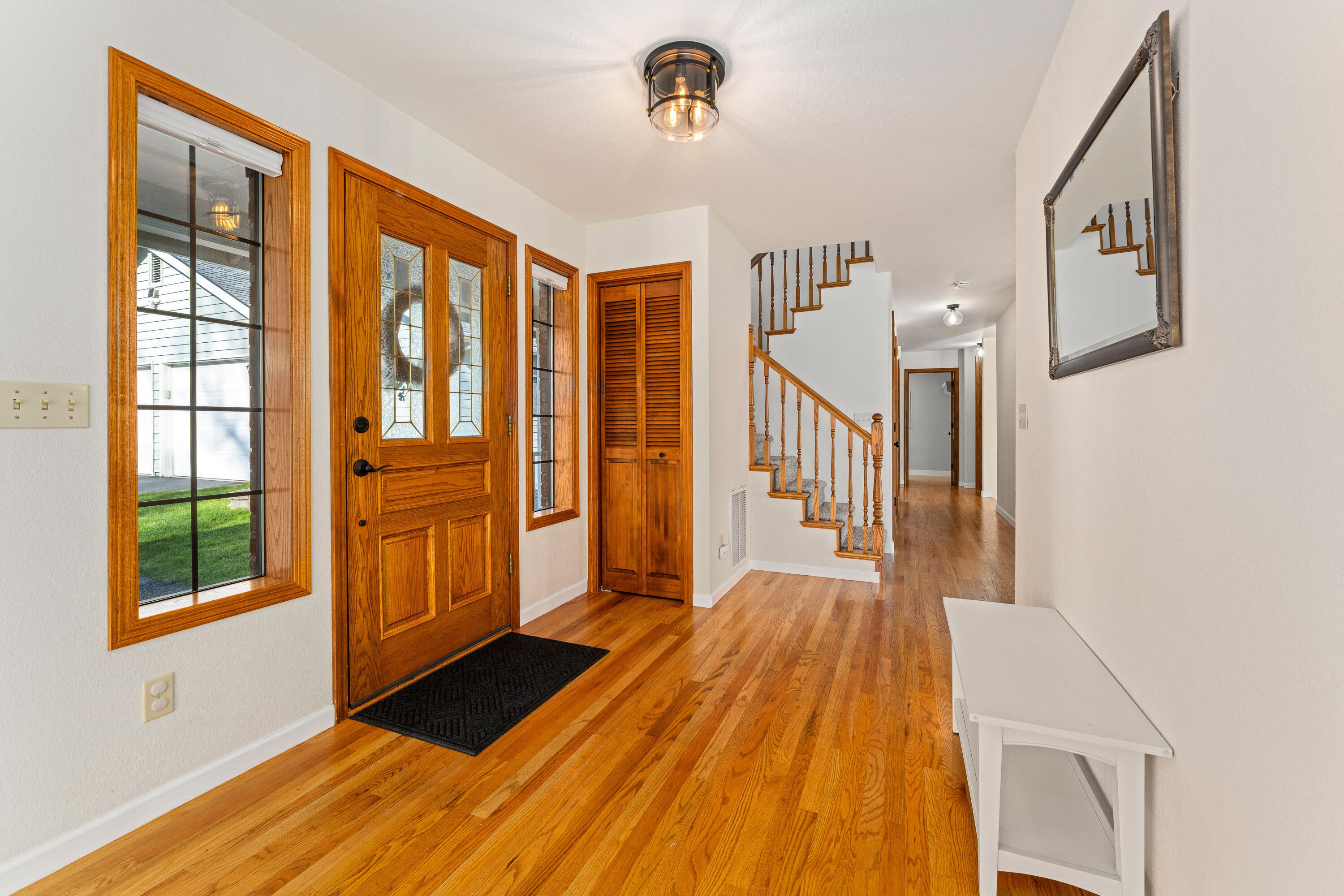 Central Point, Oregon, 97502, United States, 4 Bedrooms Bedrooms, ,3 BathroomsBathrooms,Residential,Active,1959928