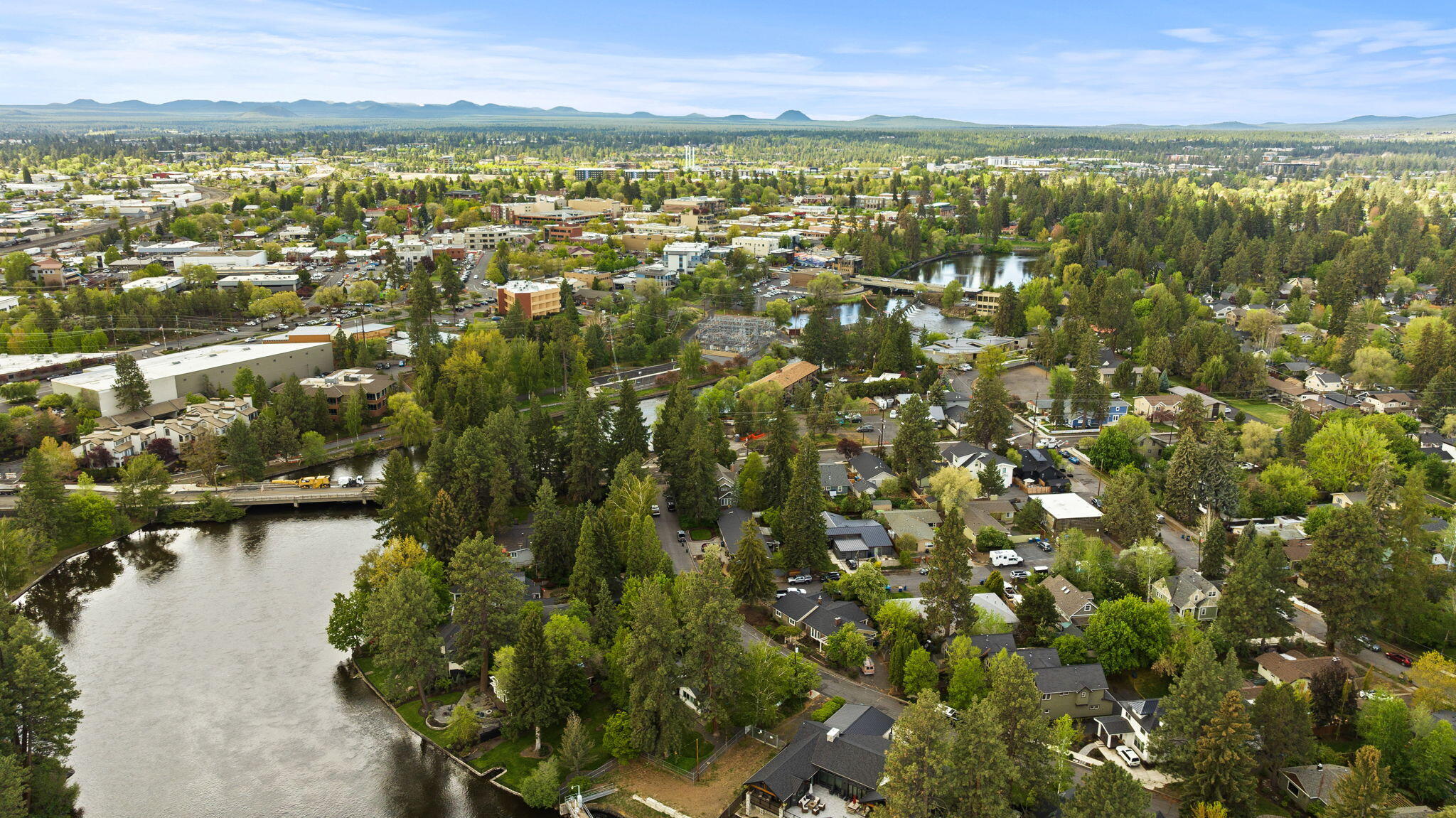 Bend, Oregon, 97703, United States, 3 Bedrooms Bedrooms, ,2 BathroomsBathrooms,Residential,Active,1904740