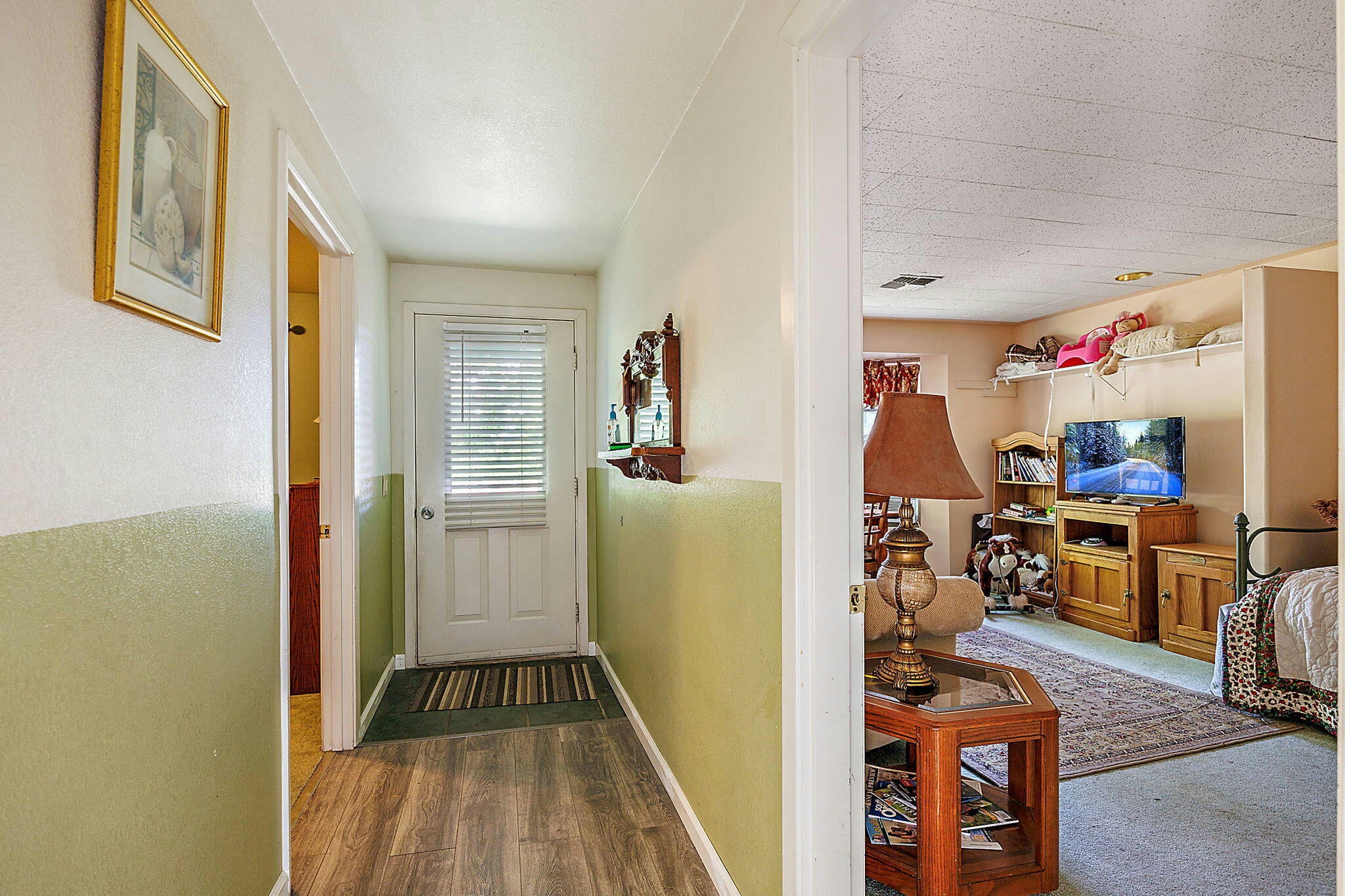 Ashland, Oregon, 97520, United States, 4 Bedrooms Bedrooms, ,4 BathroomsBathrooms,Residential,Active,1741601