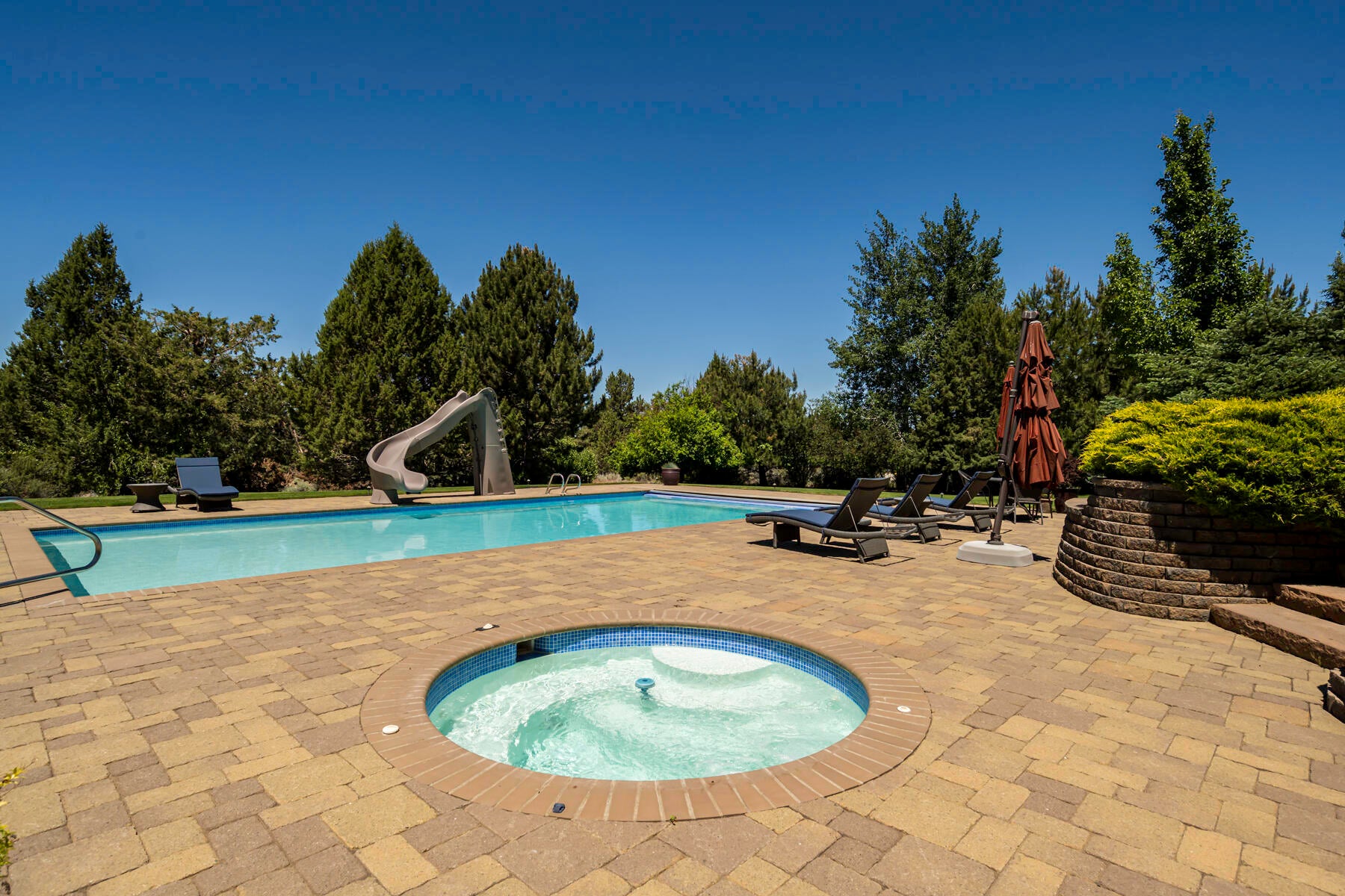 Bend, Oregon, 97702, United States, ,6 BathroomsBathrooms,Residential,Active,1726978