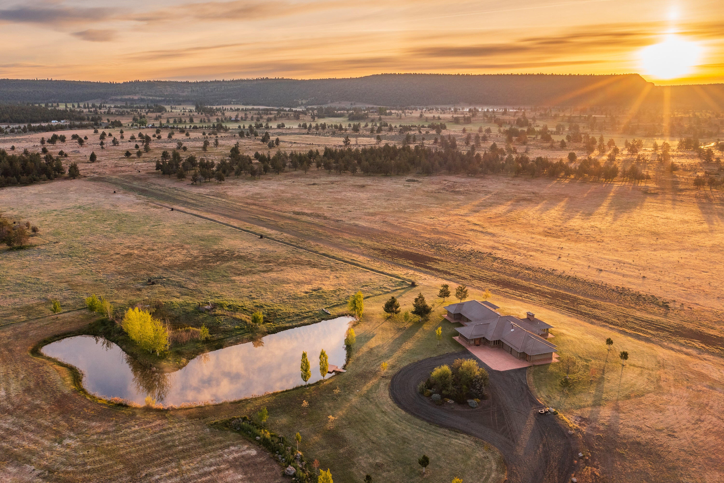 Bonanza, Oregon, 97623, United States, 3 Bedrooms Bedrooms, ,4 BathroomsBathrooms,Residential,Active,1876681