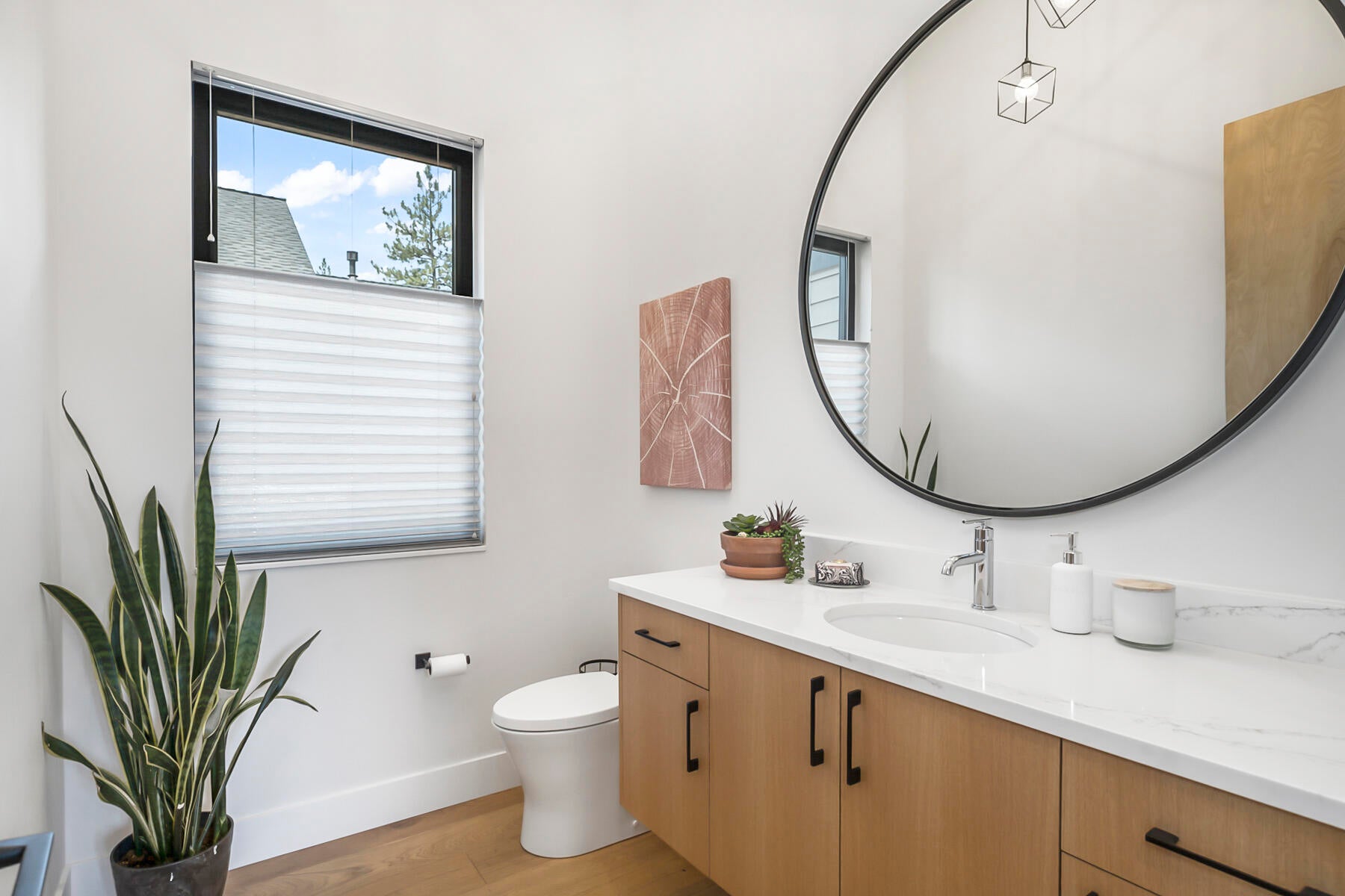 Bend, Oregon, 97703, United States, 3 Bedrooms Bedrooms, ,3 BathroomsBathrooms,Residential,Active,2008310