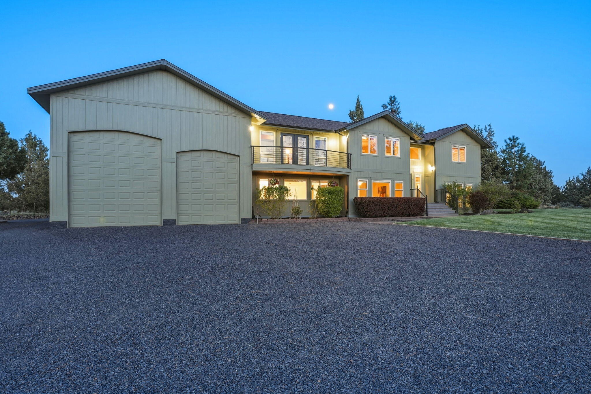 Bend, Oregon, 97702, United States, 3 Bedrooms Bedrooms, ,5 BathroomsBathrooms,Residential,Active,2045021