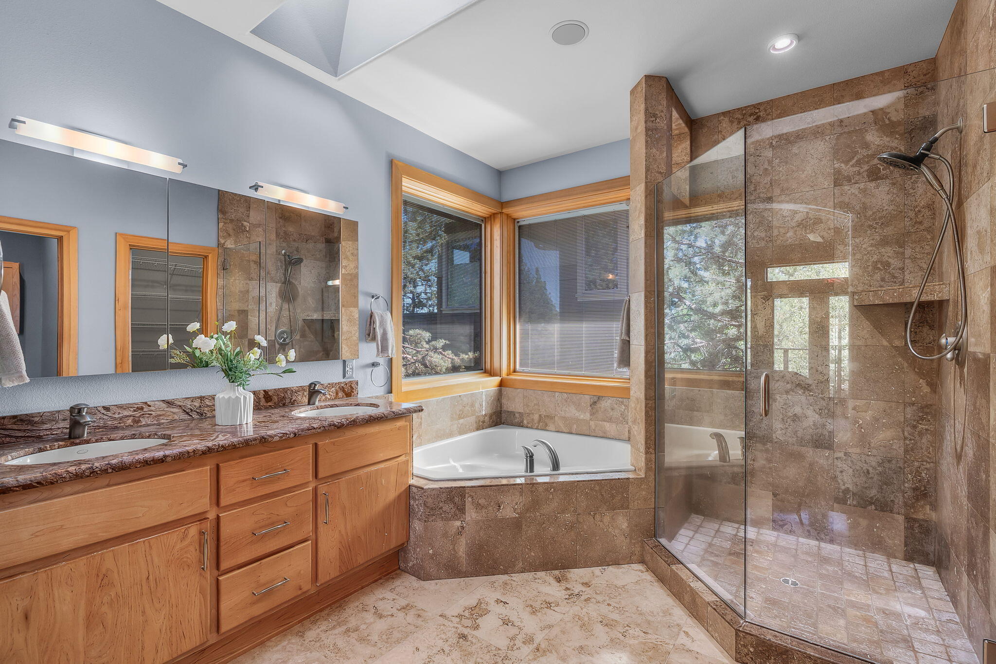 Bend, Oregon, 97702, United States, 3 Bedrooms Bedrooms, ,4 BathroomsBathrooms,Residential,Active,1929788